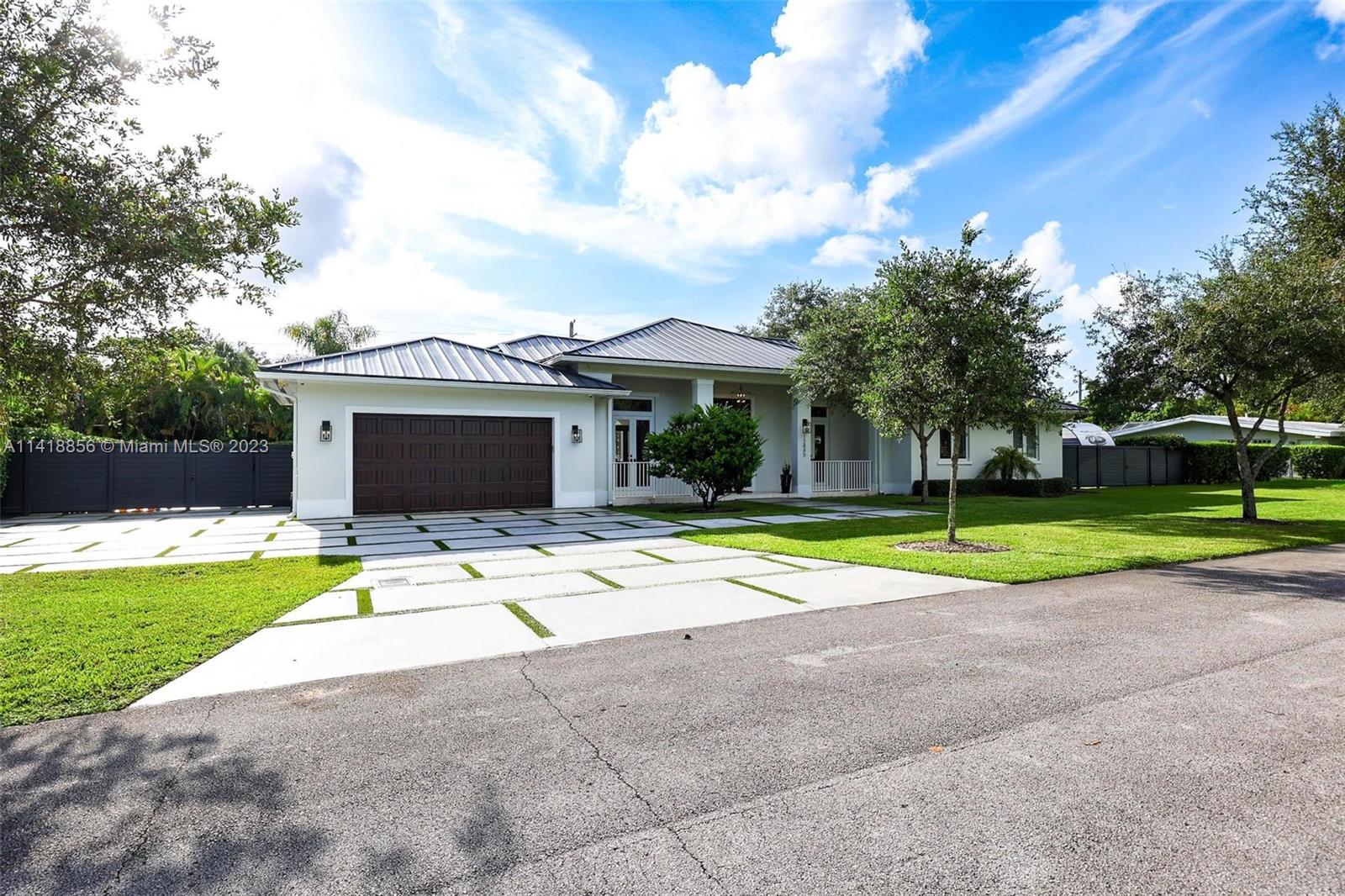 SUNILAND MANOR - Residential