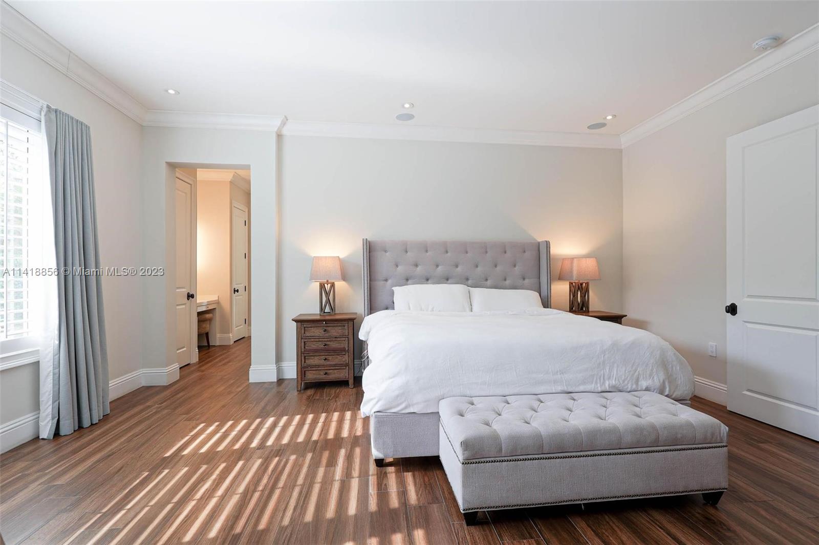 SUNILAND MANOR - Residential