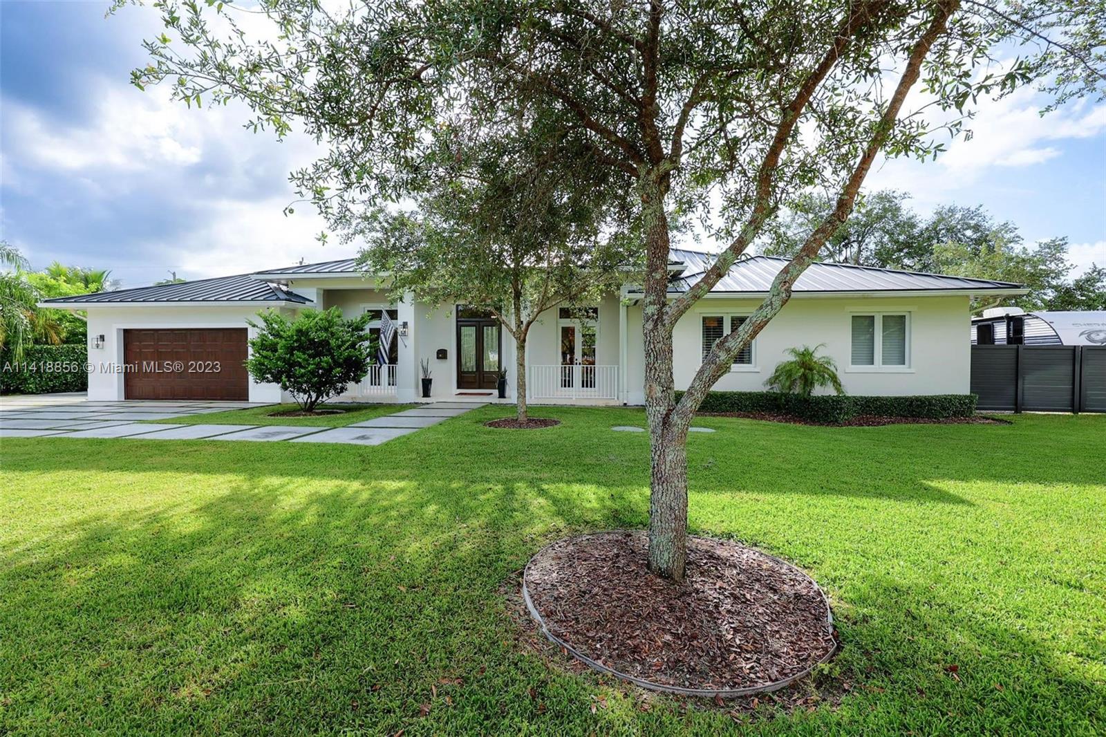 SUNILAND MANOR - Residential