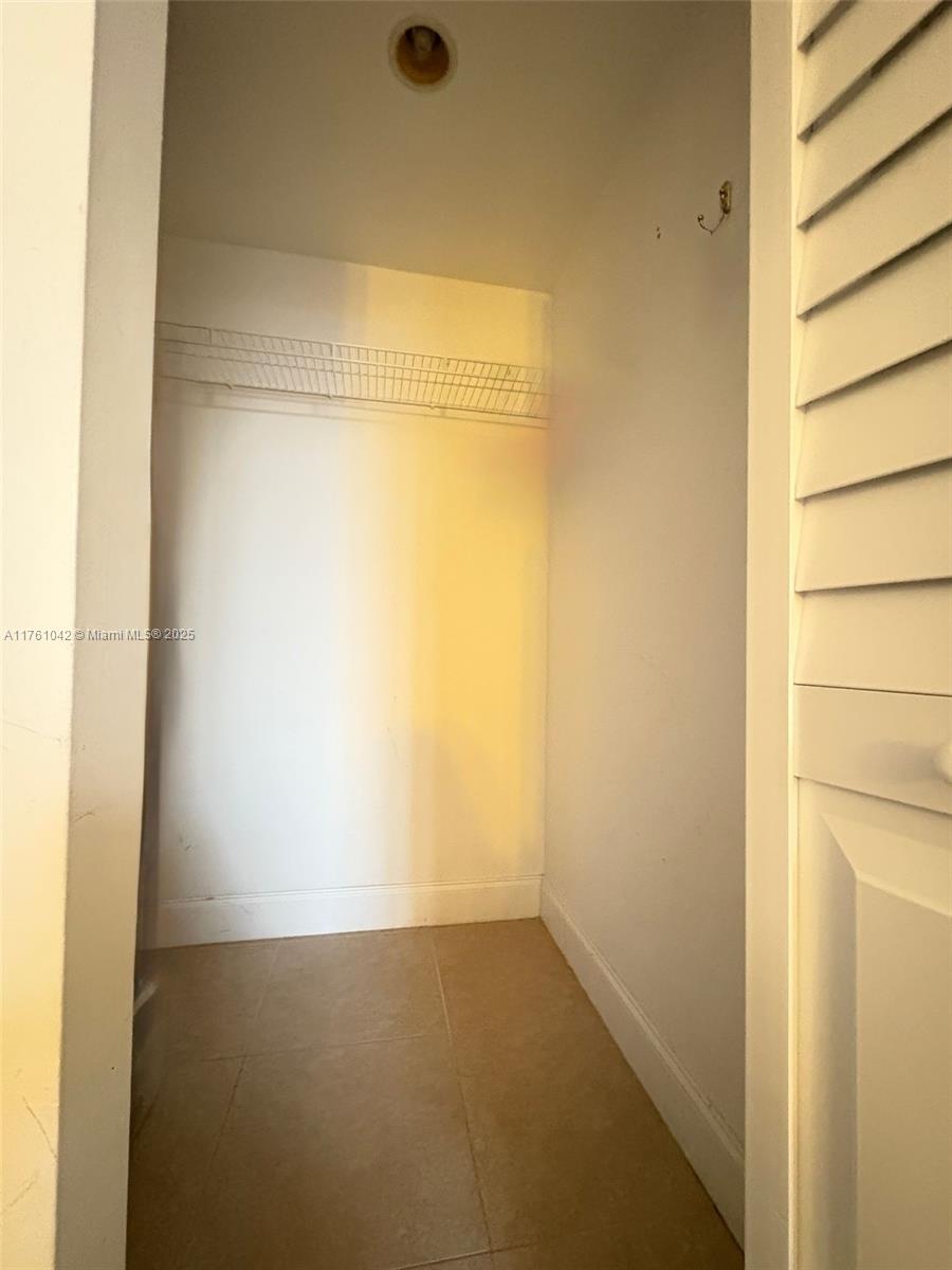 HEMISPHERES CONDO - Residential Lease