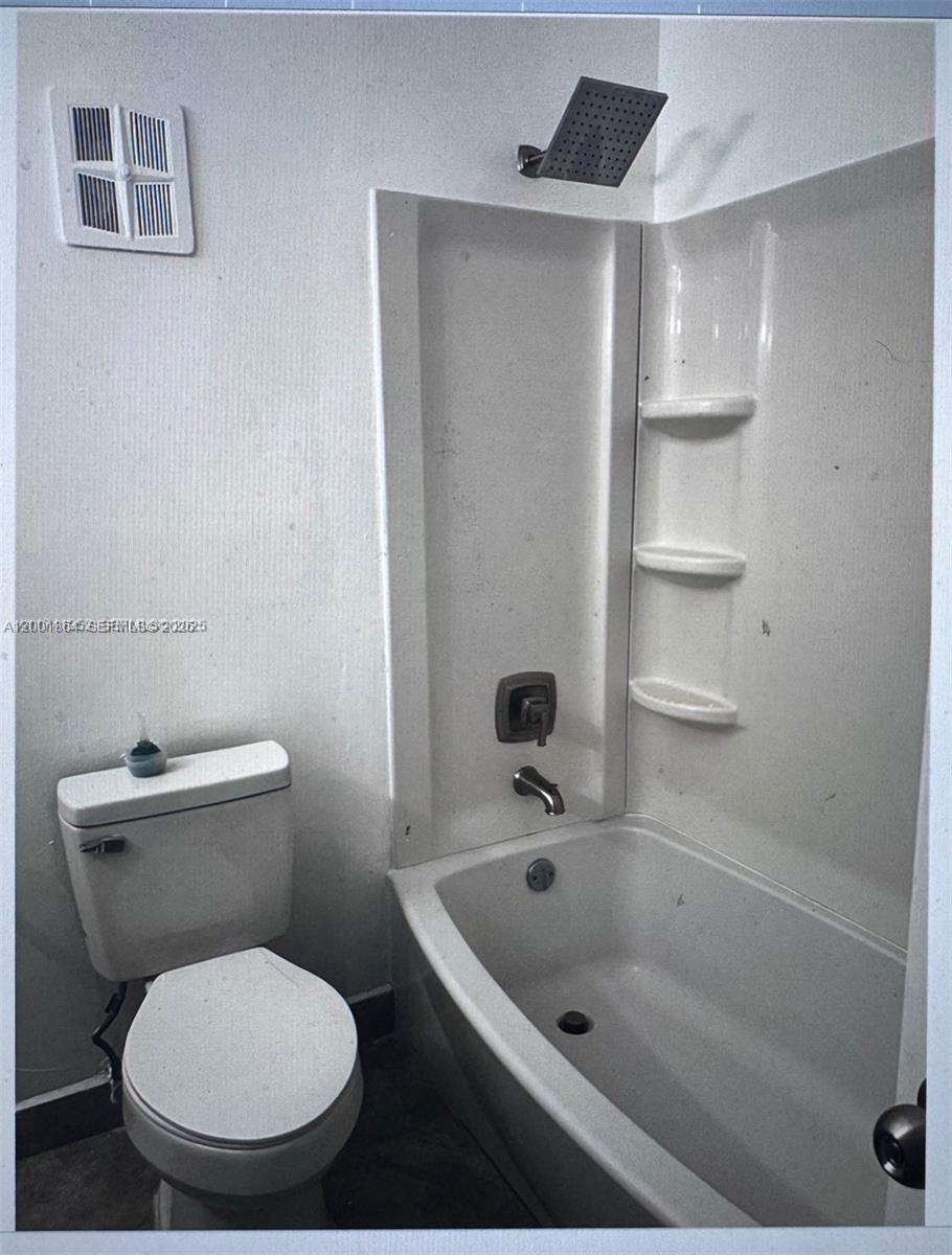 MANGO HILL CONDO NO 2 - Residential Lease