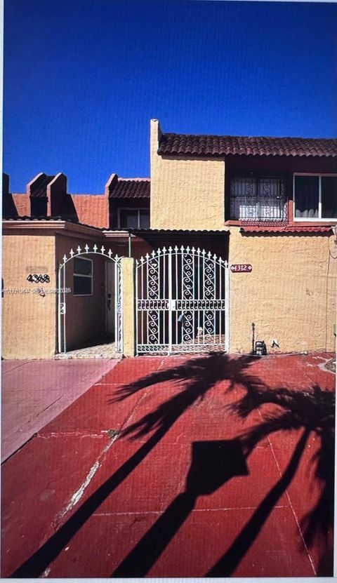 4372 W 11th Ln 30 Hialeah FL 33012