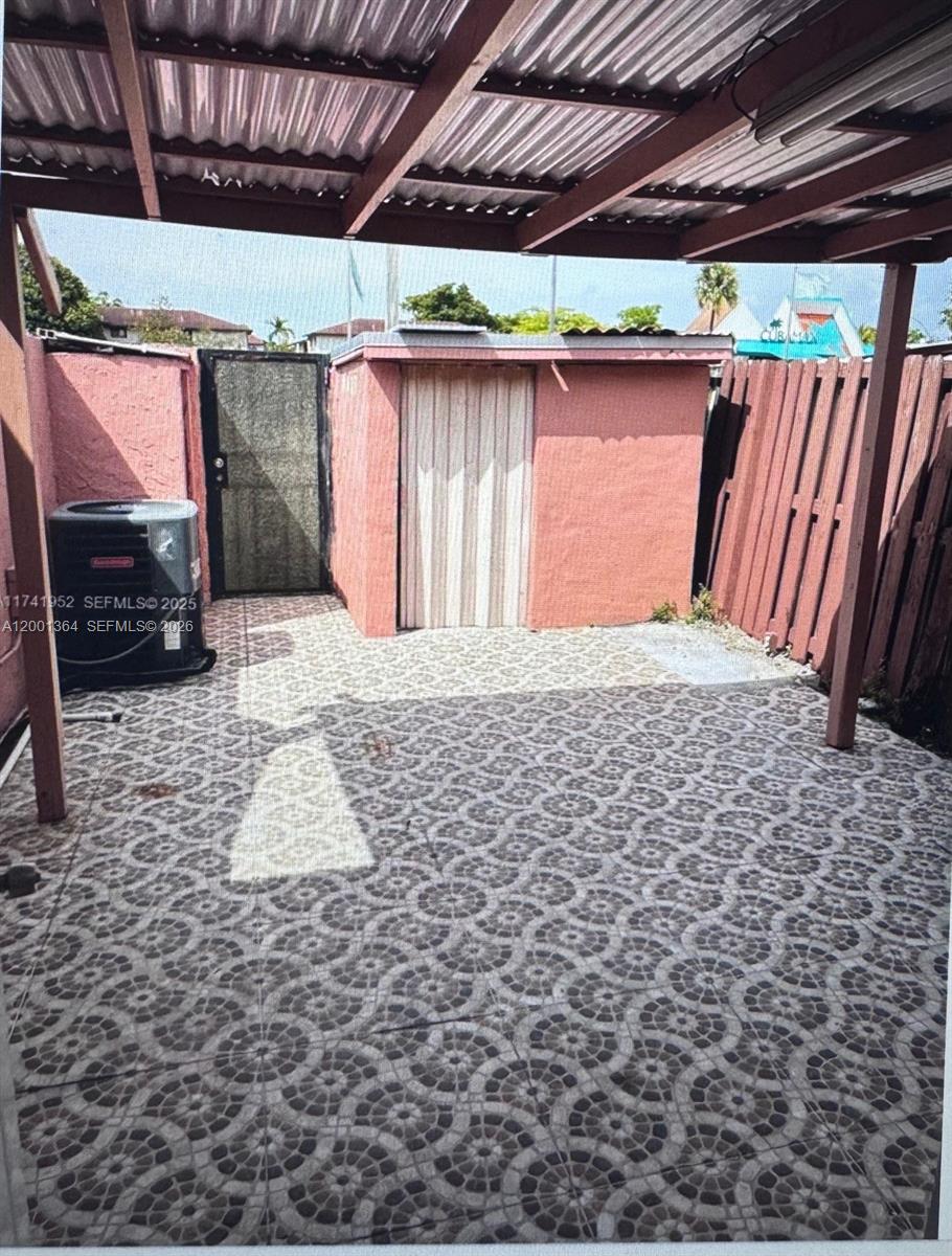 MANGO HILL CONDO NO 2 - Residential Lease