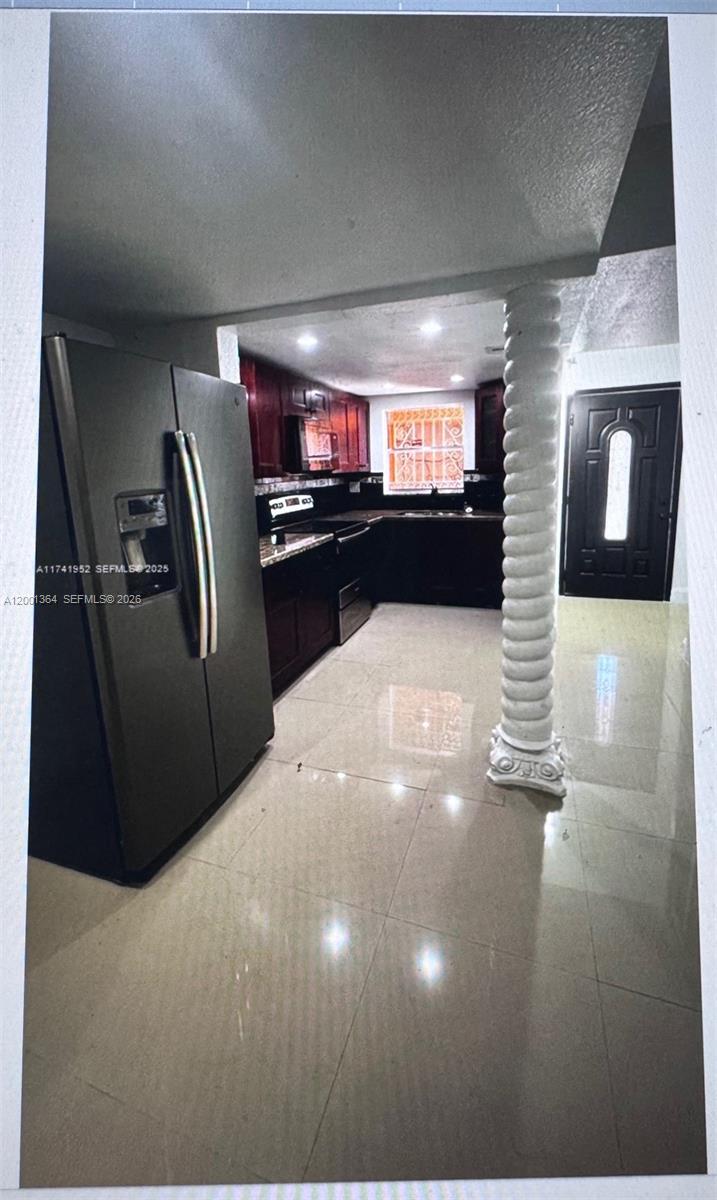 MANGO HILL CONDO NO 2 - Residential Lease