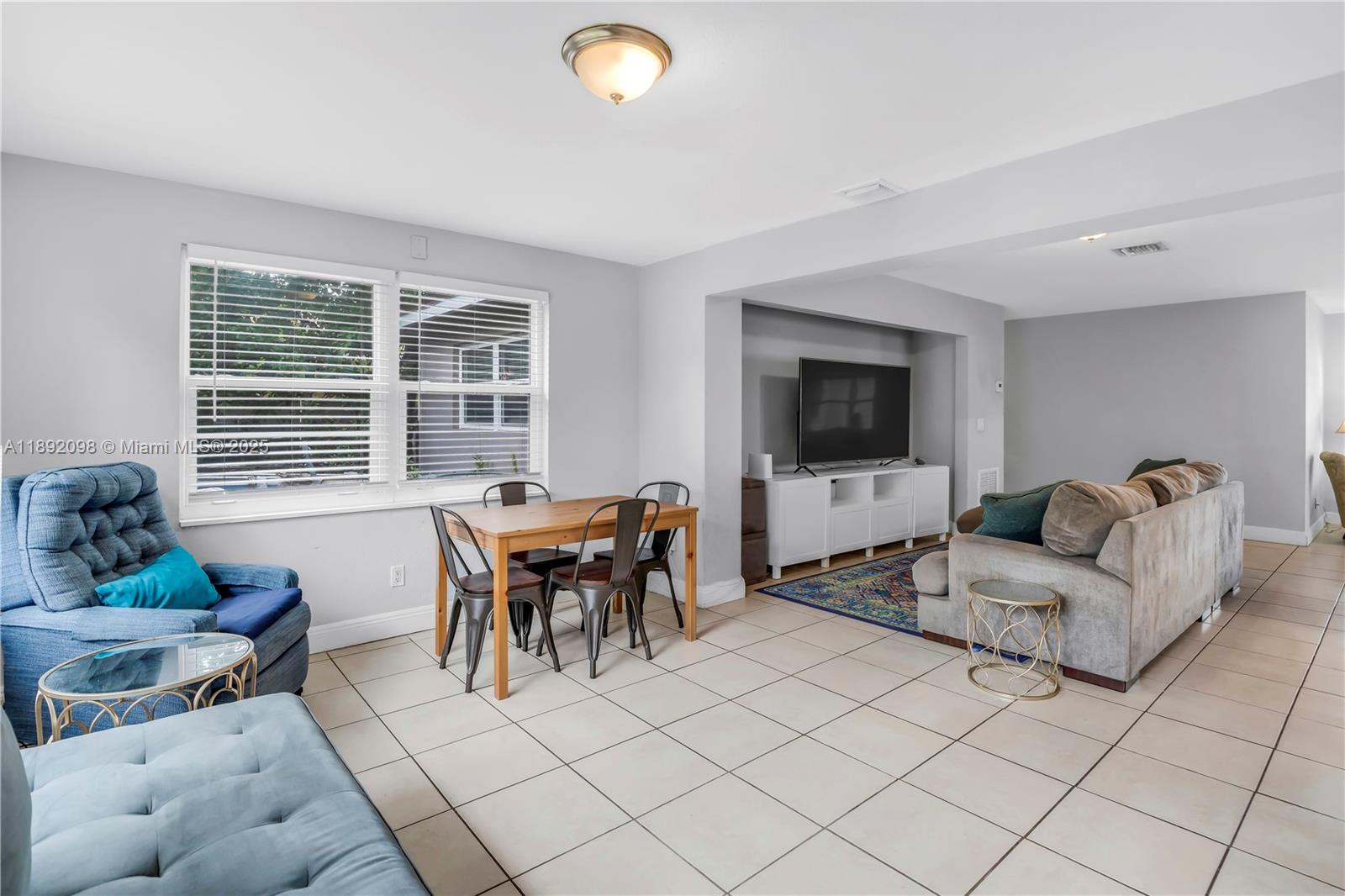 LLOYD ESTATES - Residential