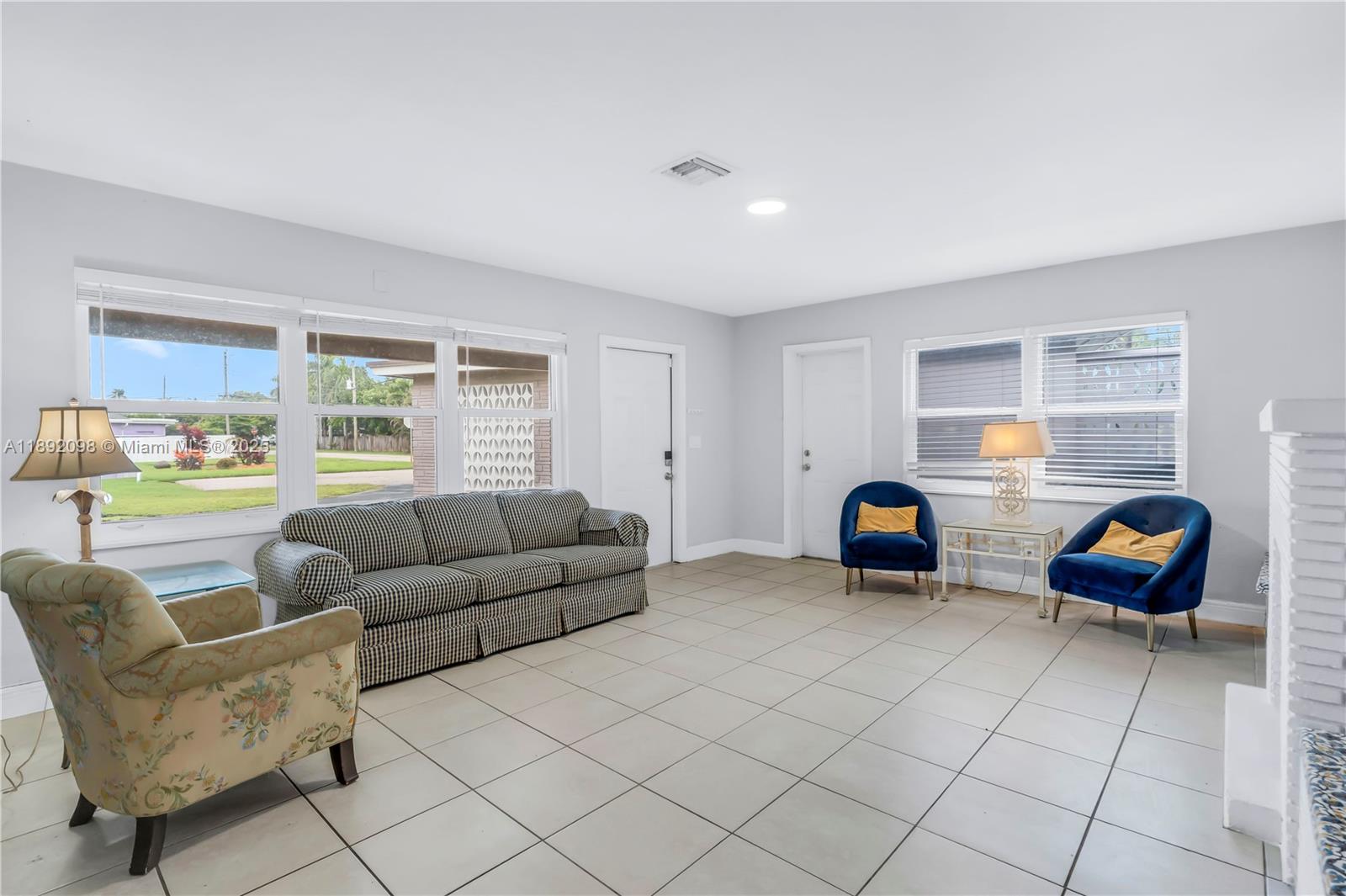 LLOYD ESTATES - Residential