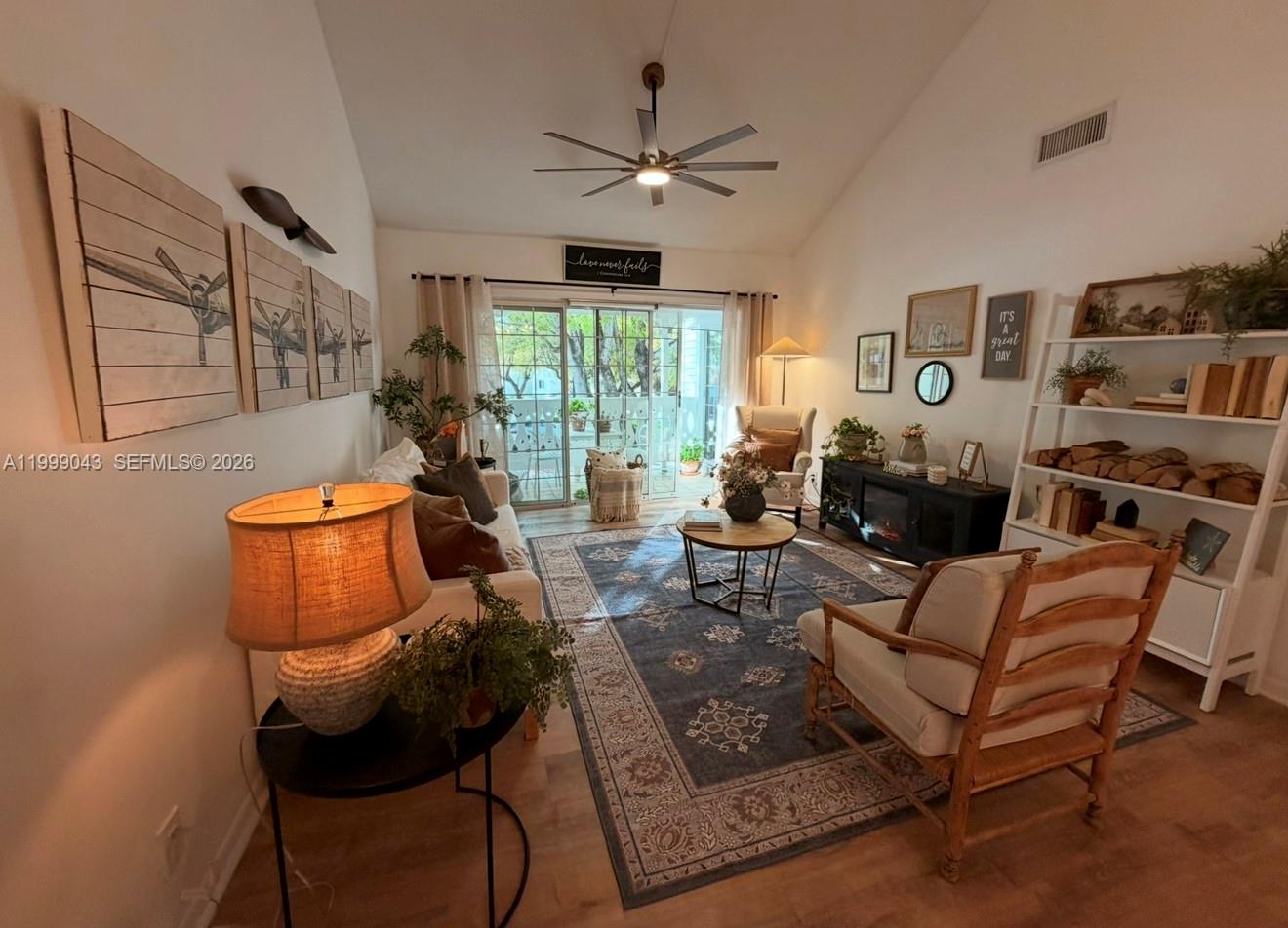 MAHOGANY KEY CONDO #3 - Residential