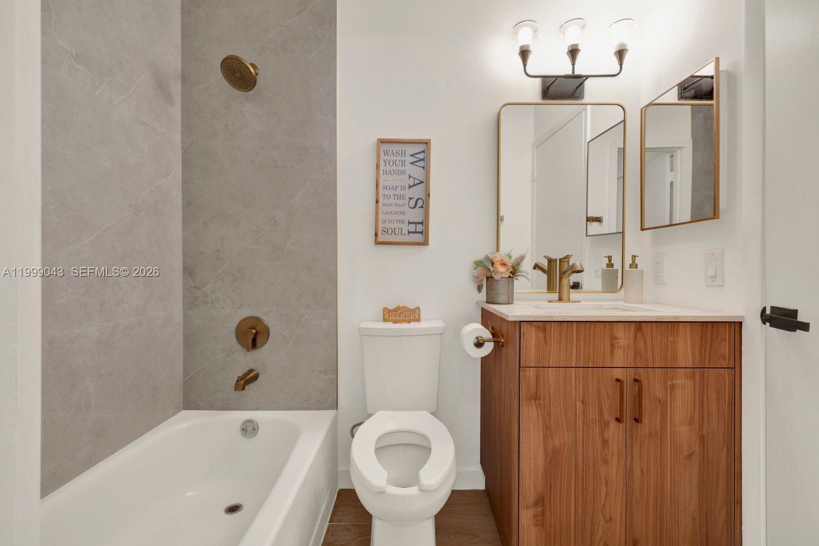 MAHOGANY KEY CONDO #3 - Residential