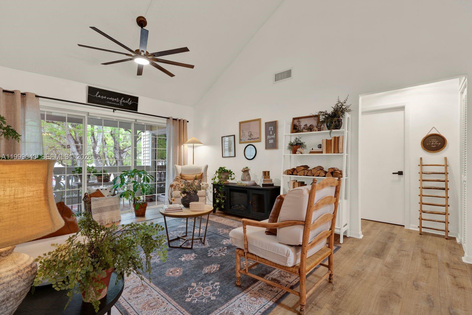 MAHOGANY KEY CONDO #3 - Residential