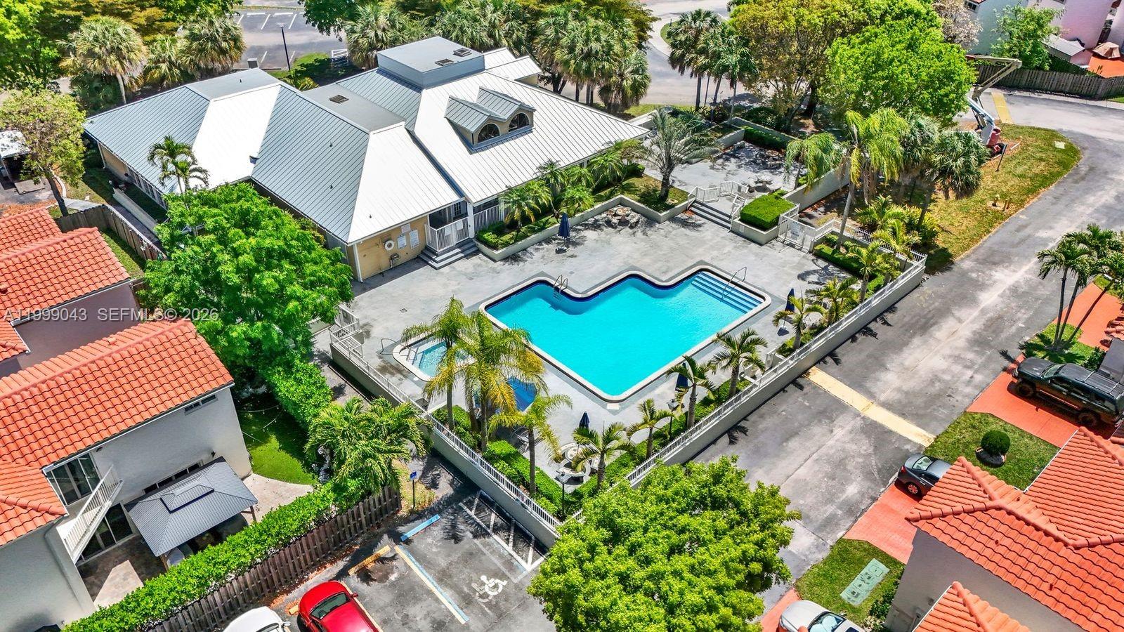 MAHOGANY KEY CONDO #3 - Residential