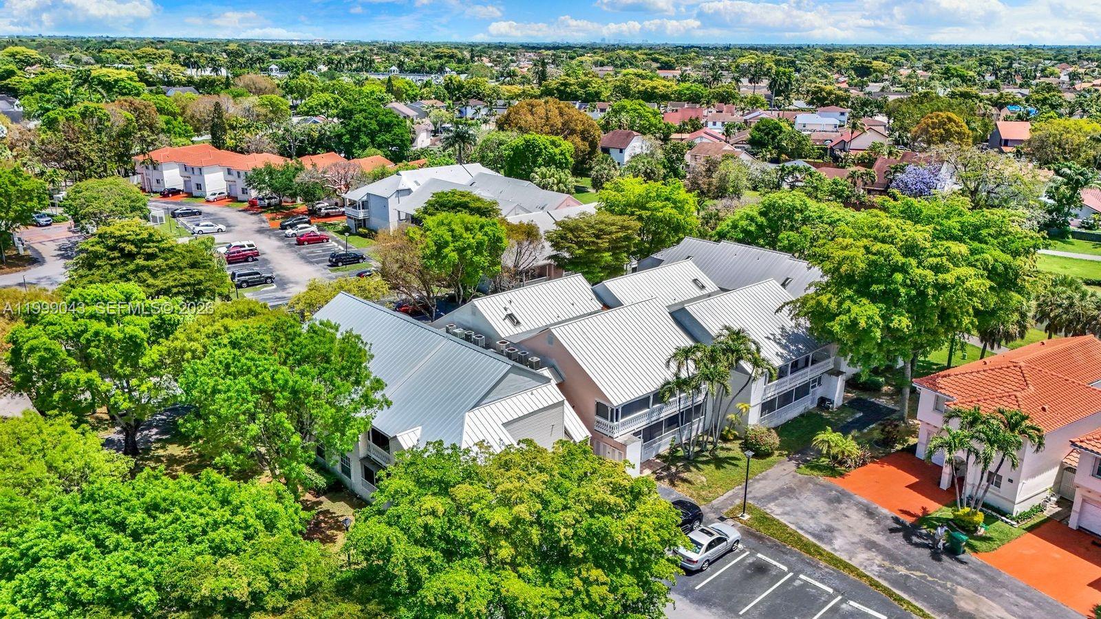 MAHOGANY KEY CONDO #3 - Residential