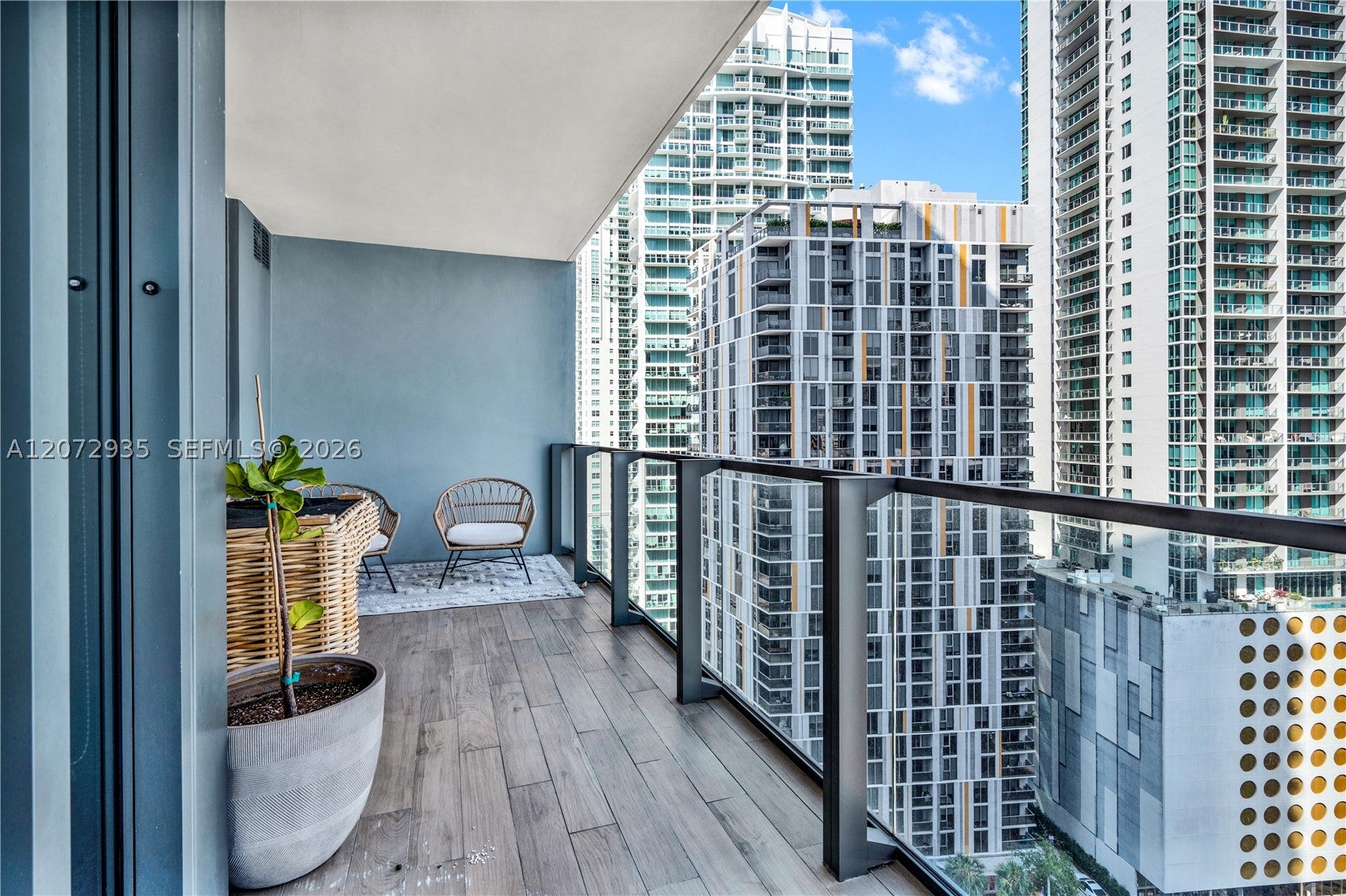 68 SE 6th St 1207