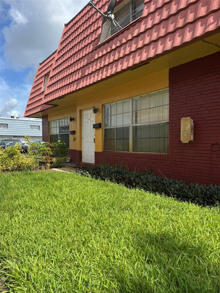 Property for Sale at 2562 Nw 52nd Ave B18, Lauderhill, Miami-Dade County, Florida - Bedrooms: 2 
Bathrooms: 2  - $150,000