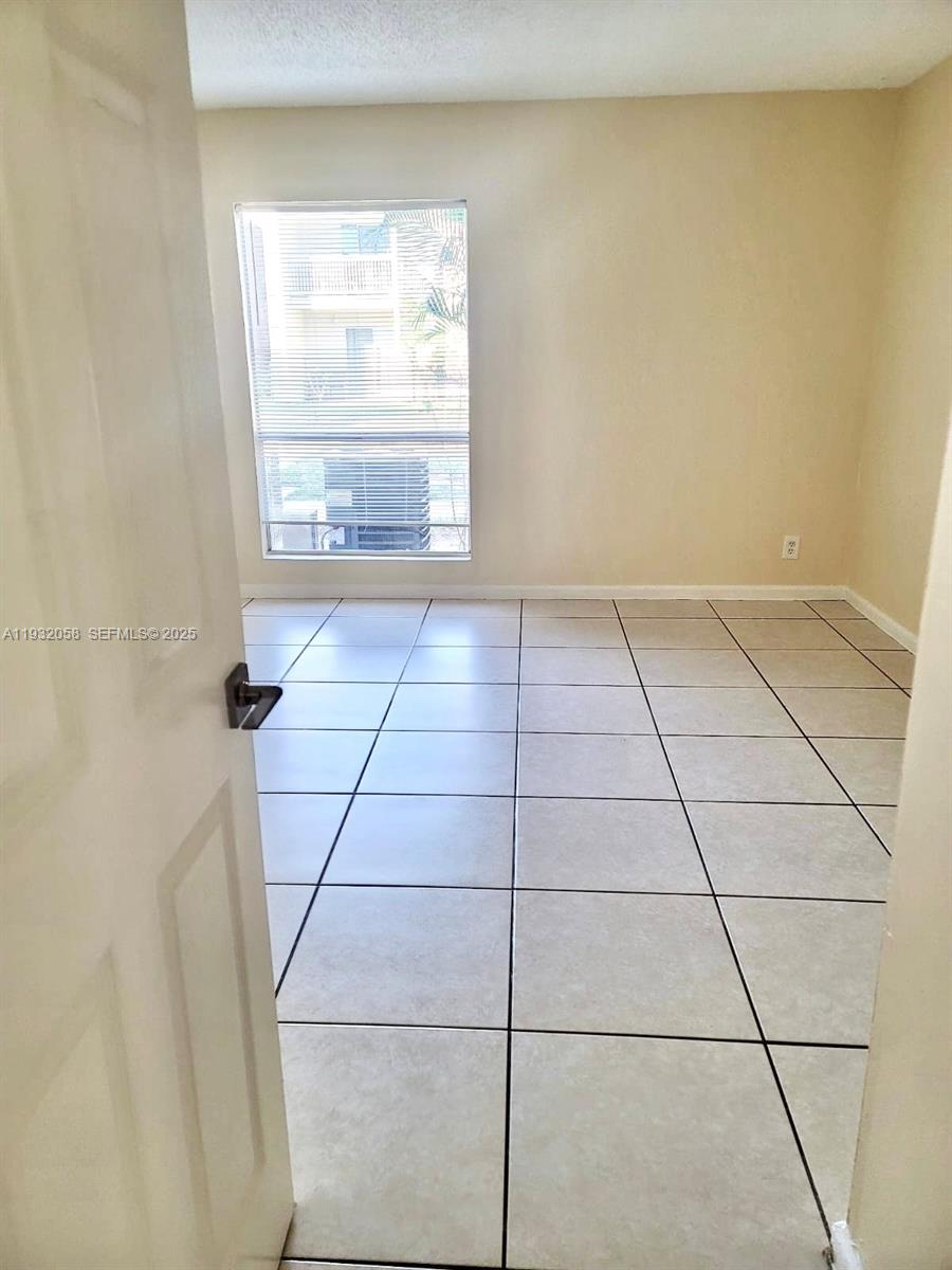 CROSS CREEK CONDO - Residential Lease