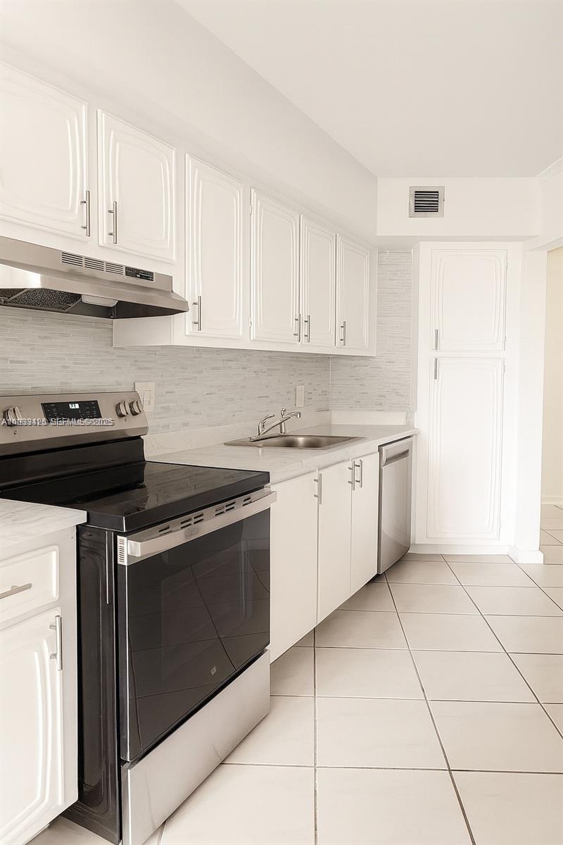 ENVIRON I CONDO 9 - Residential Lease