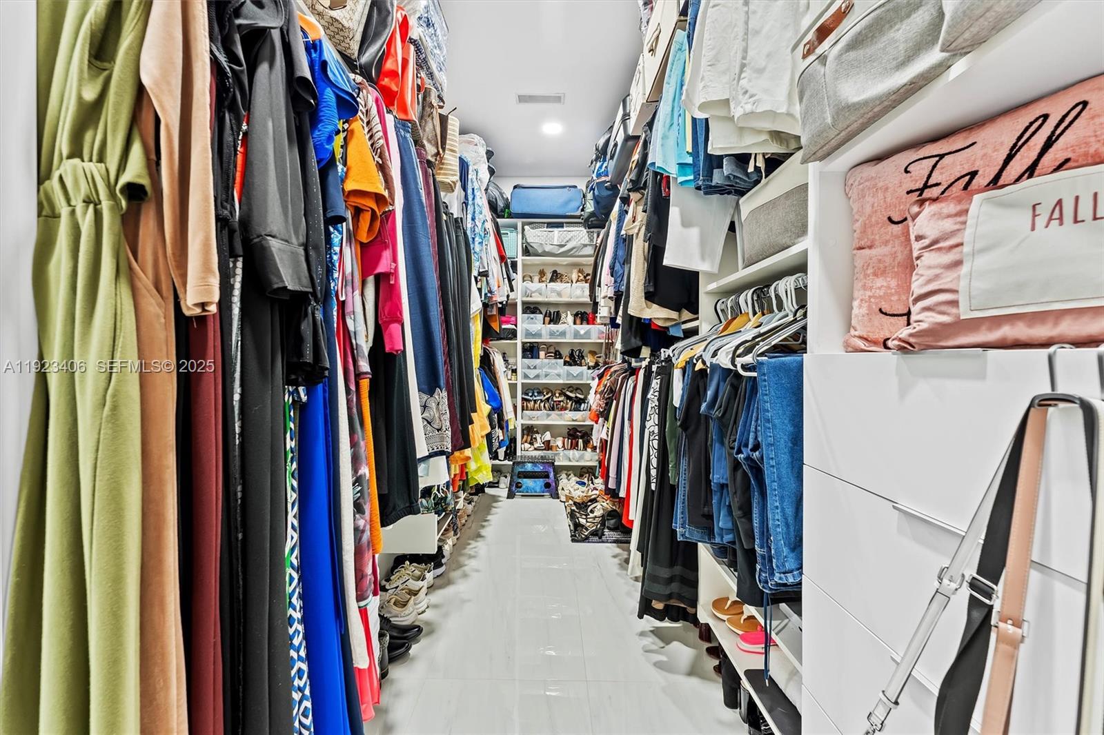 COUNTRY CLUB EST SEC 2 AM - Residential