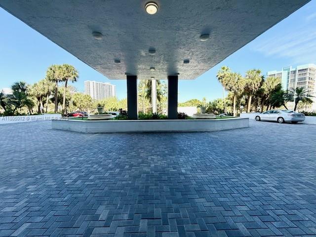 200 Leslie Dr 829