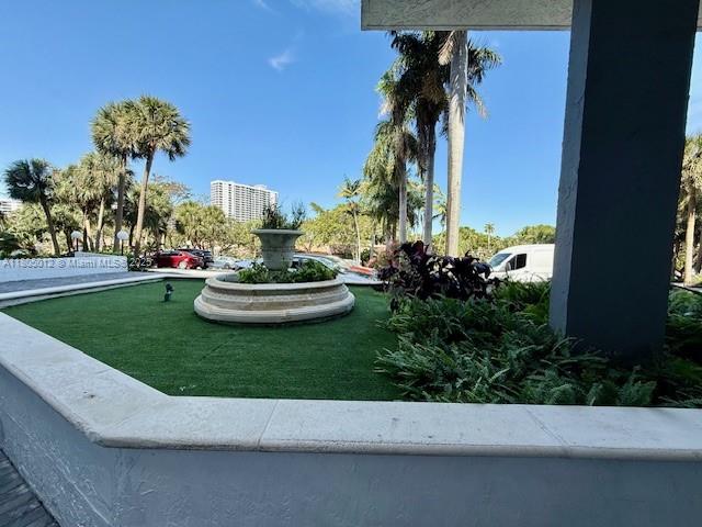 200 Leslie Dr 829