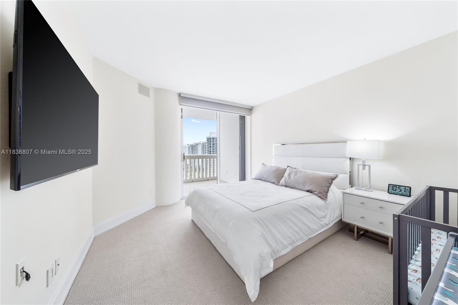 2000 ISL BLVD WILLIAMS IS - Residential