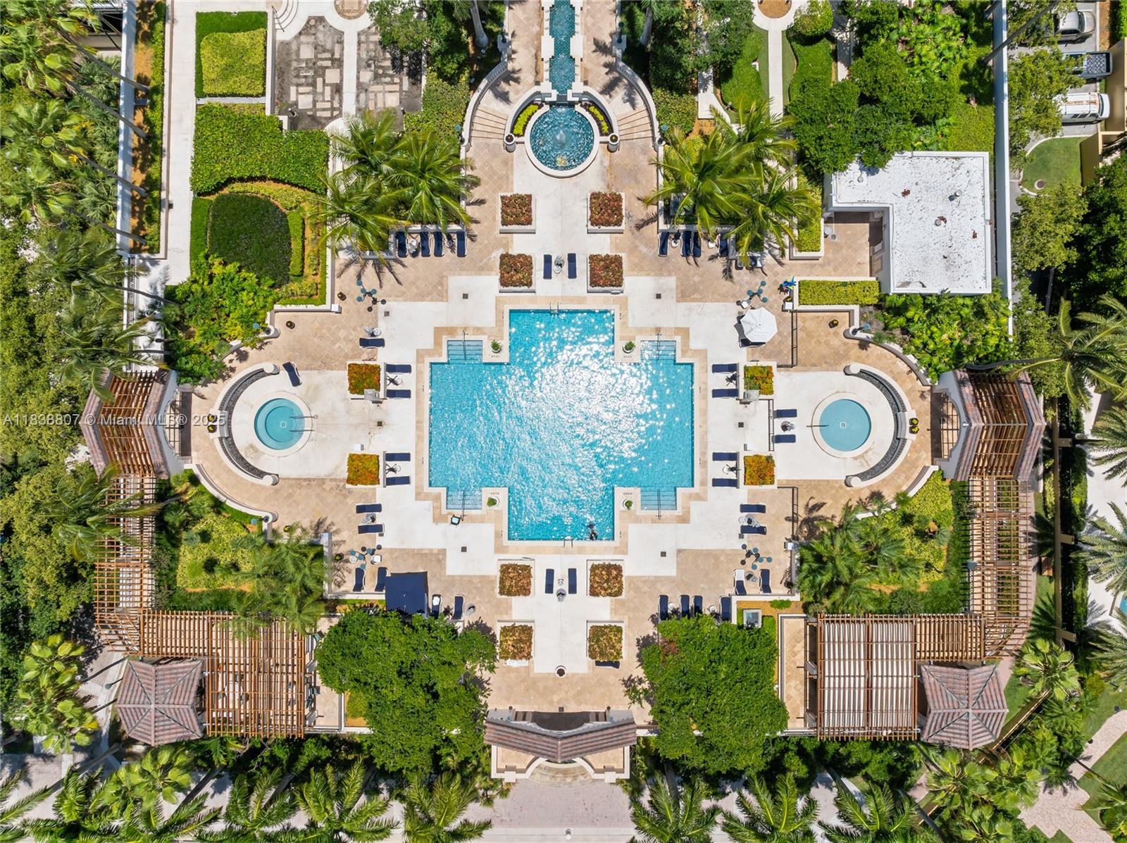 2000 ISL BLVD WILLIAMS IS - Residential