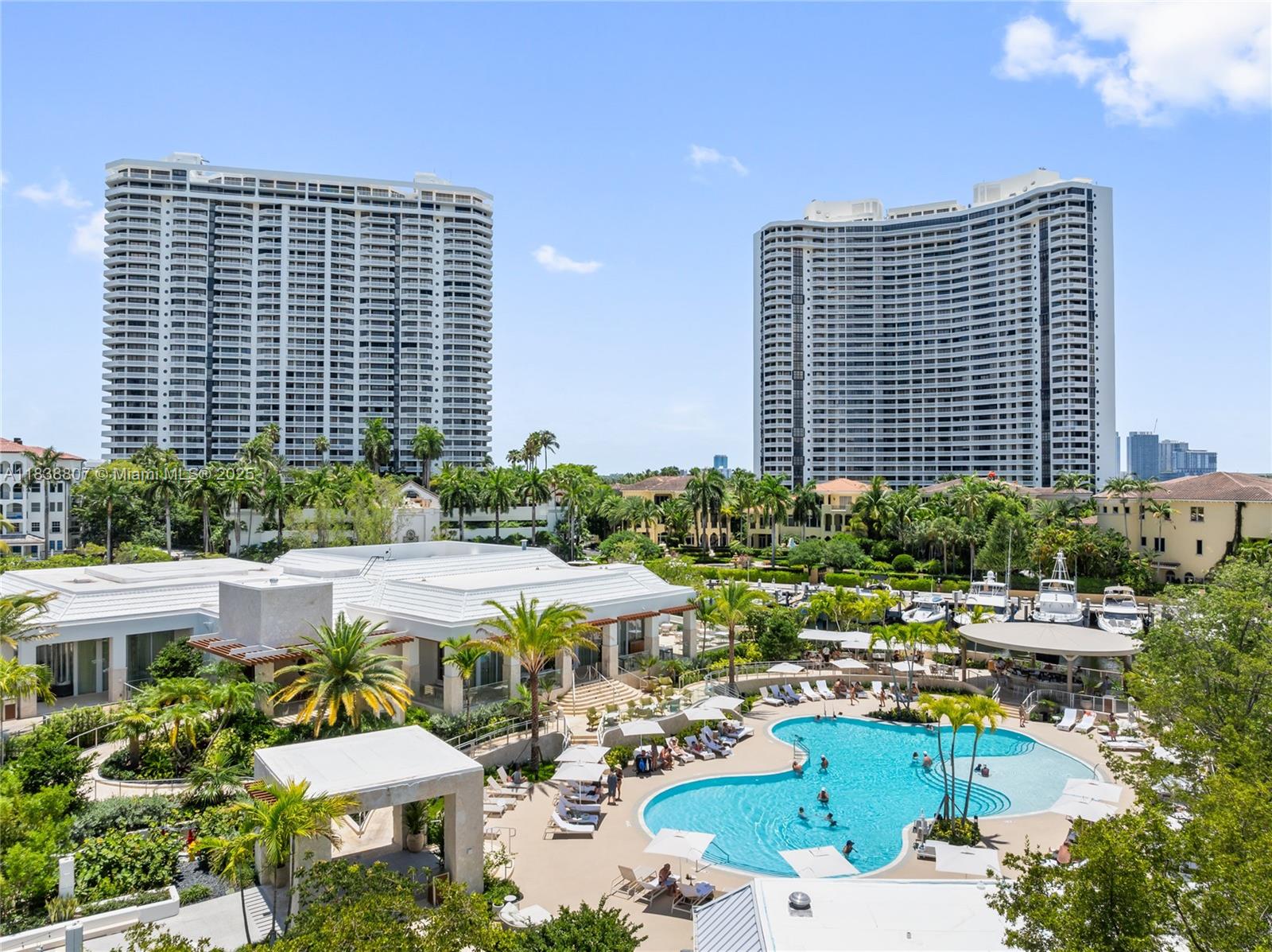 2000 ISL BLVD WILLIAMS IS - Residential