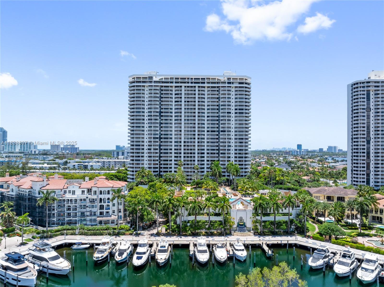 2000 ISL BLVD WILLIAMS IS - Residential