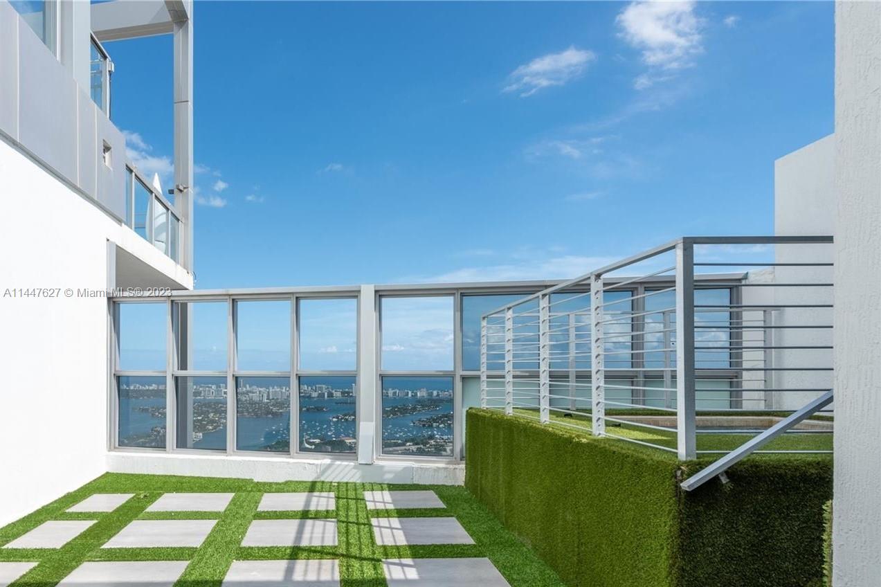 MARQUIS CONDO - Residential