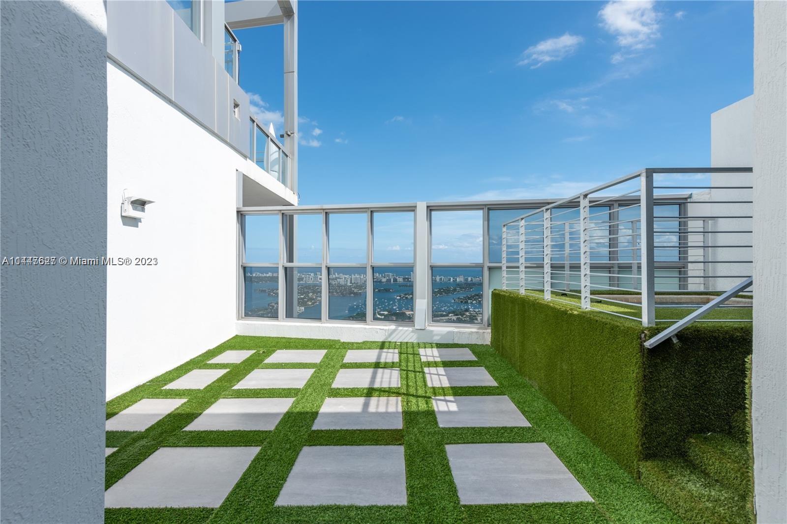 MARQUIS CONDO - Residential