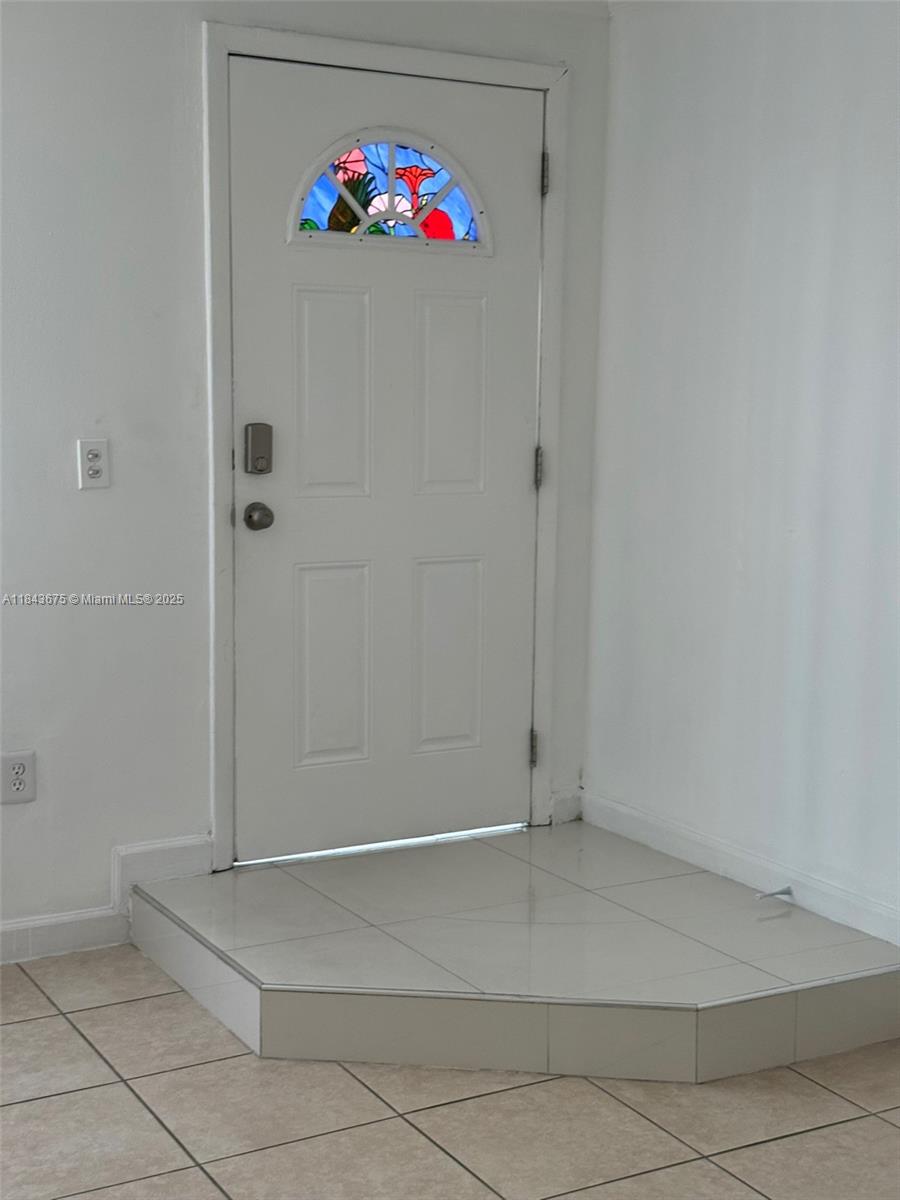 Spacious 2-story townhouse. This unit features 2 bedrooms upstairs and a half bathroom downstairs. Private outdoor patio perfect for relaxing or entertaining. two assigned parking spaces. Close to major highways, shopping centers, schools