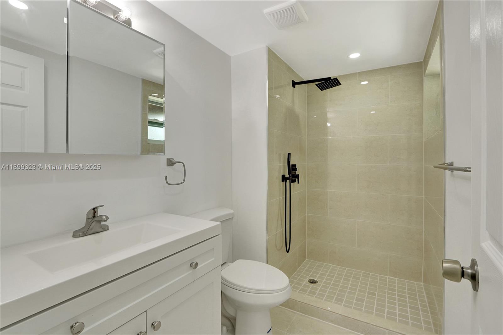 NORTH WEST LAUDERDALE - Residential Lease