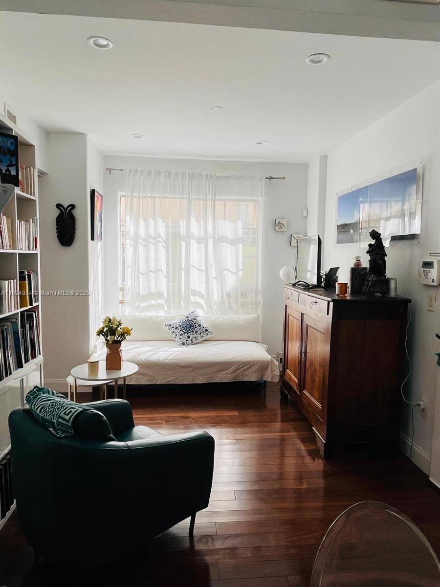 SELMA CONDO - Residential
