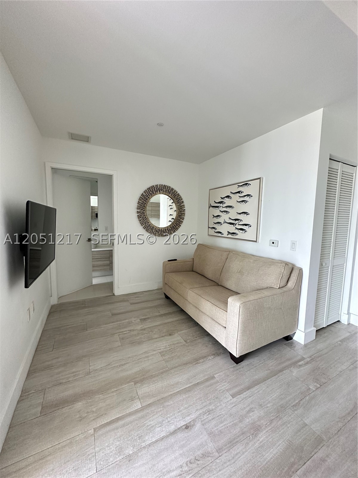 121 NE 34th St L605