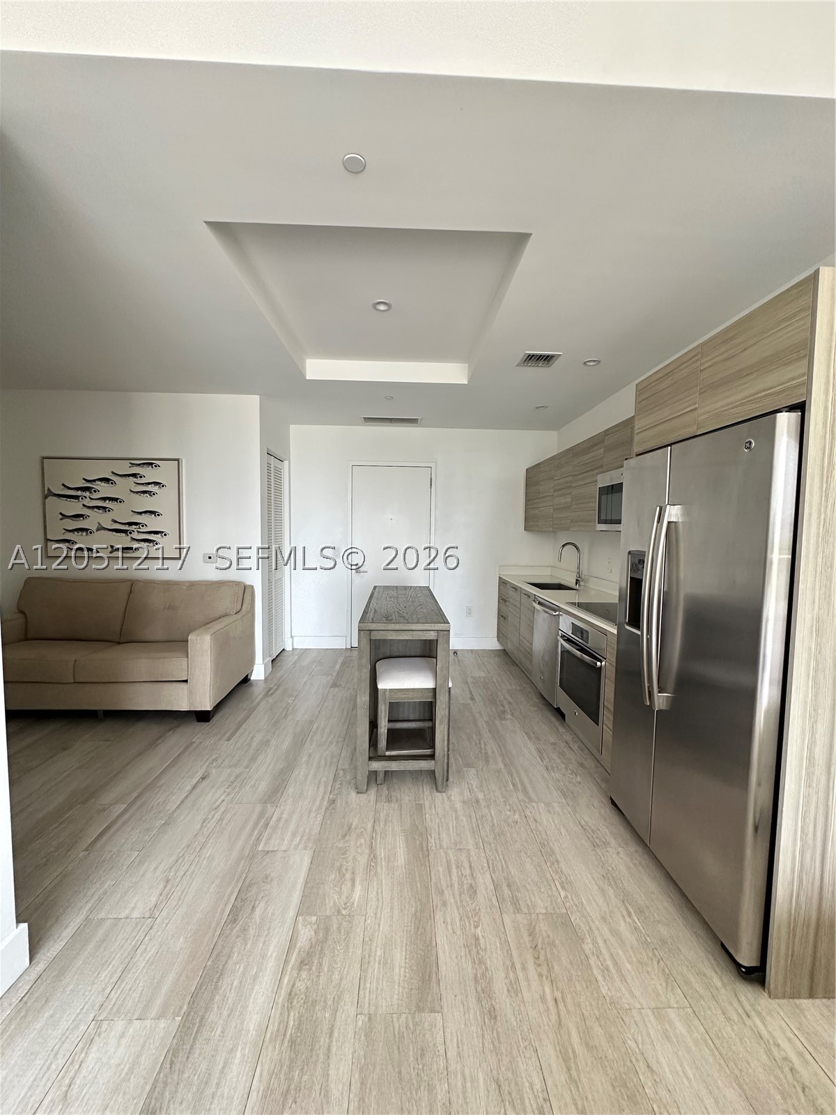 121 NE 34th St L605