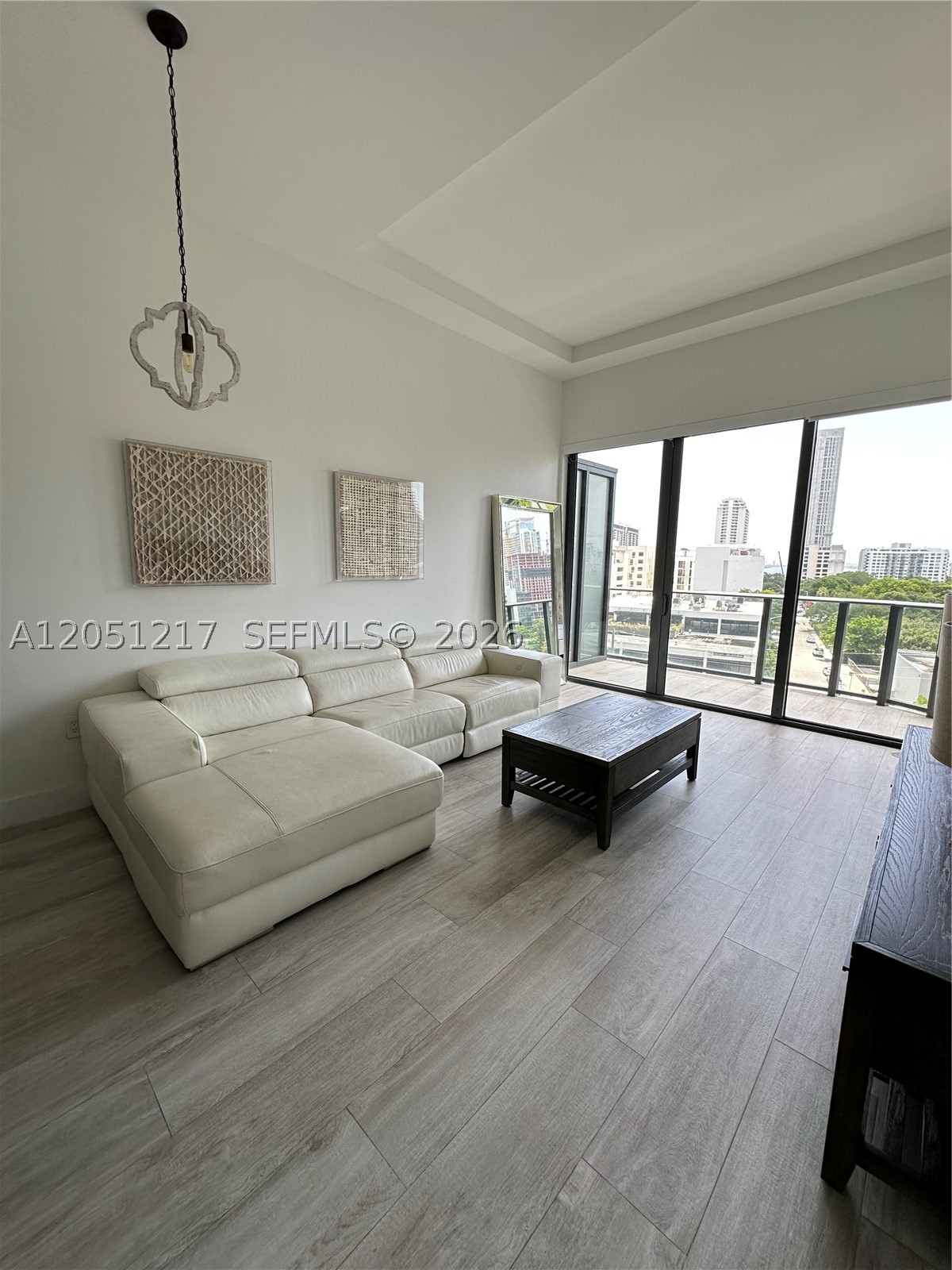 121 NE 34th St L605