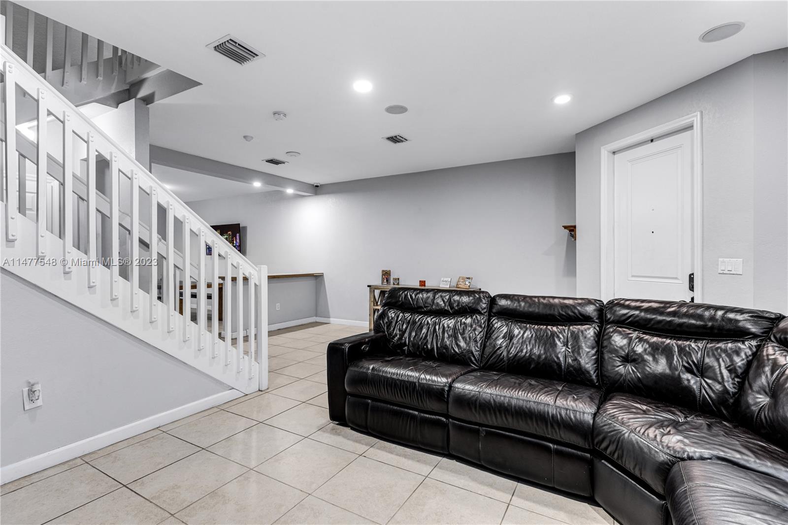 COCO PALM ESTATES - Residential