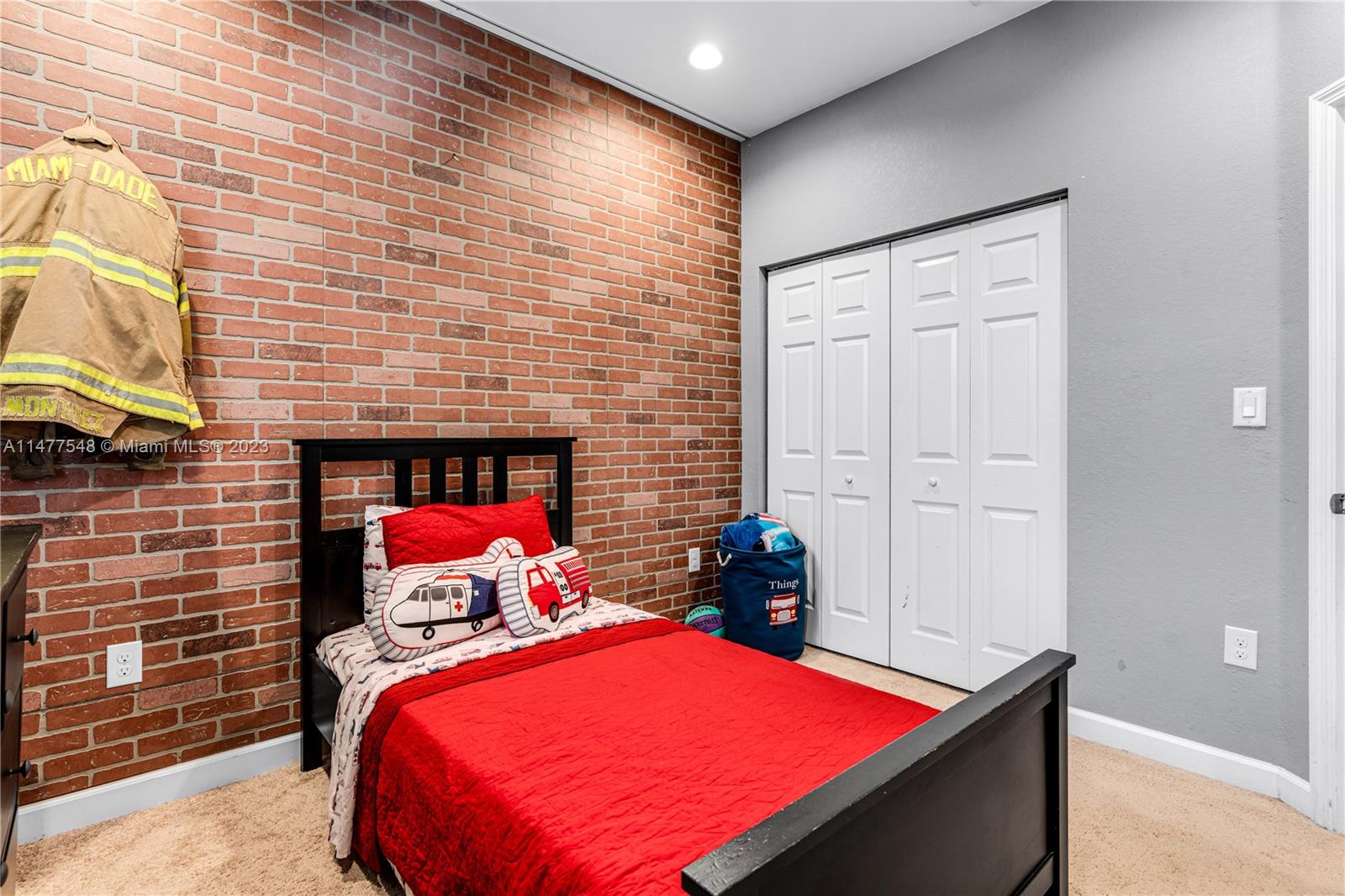 COCO PALM ESTATES - Residential