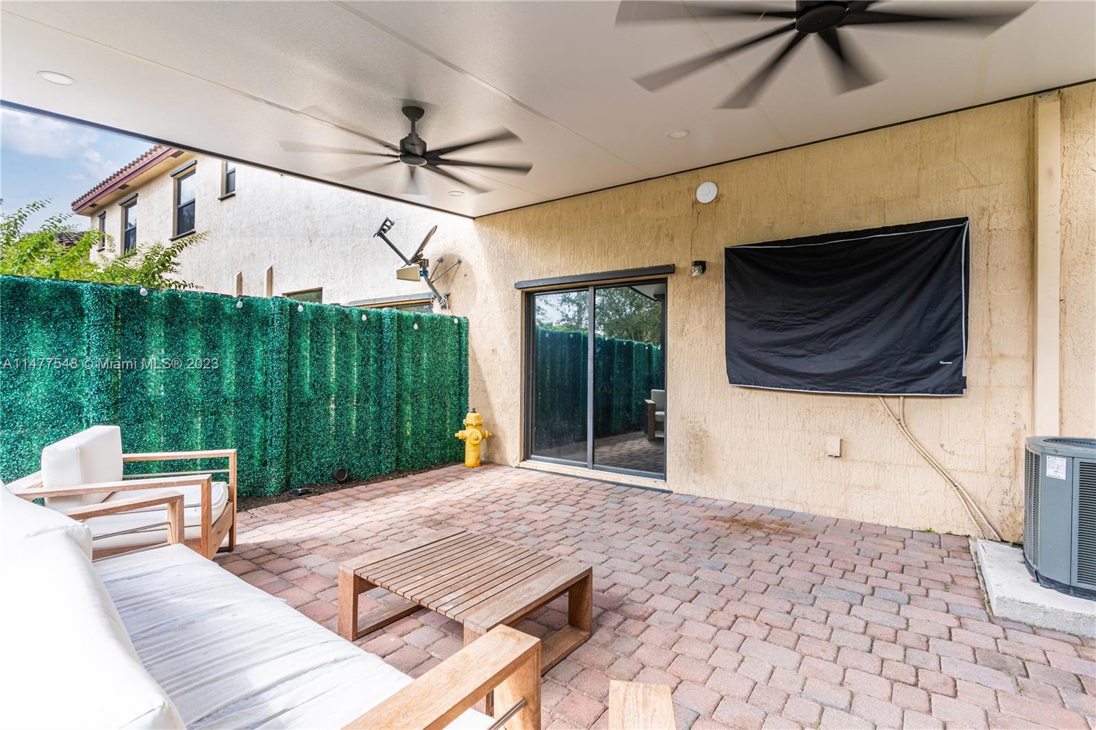 COCO PALM ESTATES - Residential