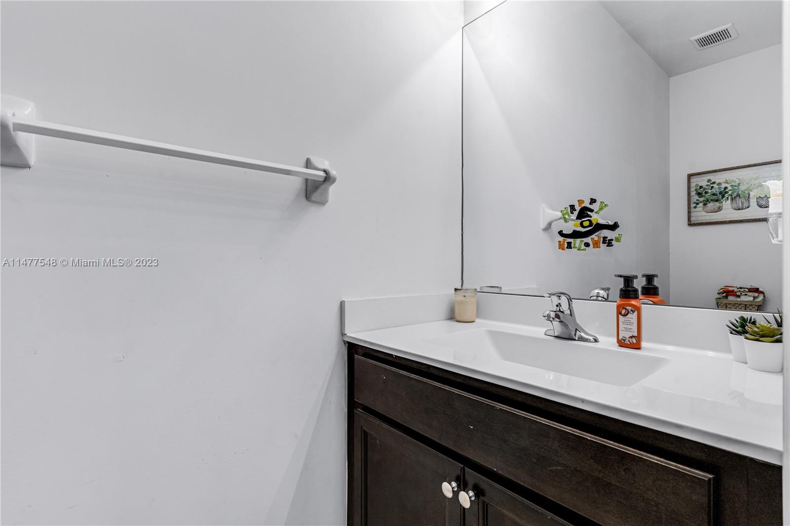 COCO PALM ESTATES - Residential