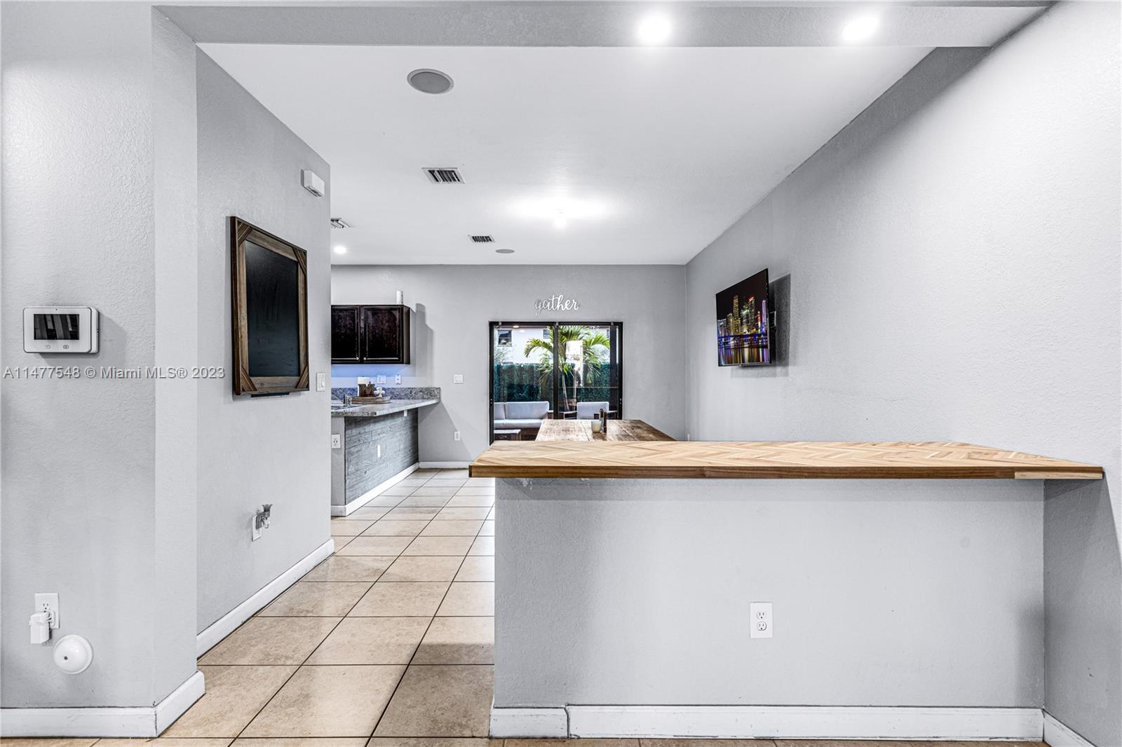 COCO PALM ESTATES - Residential