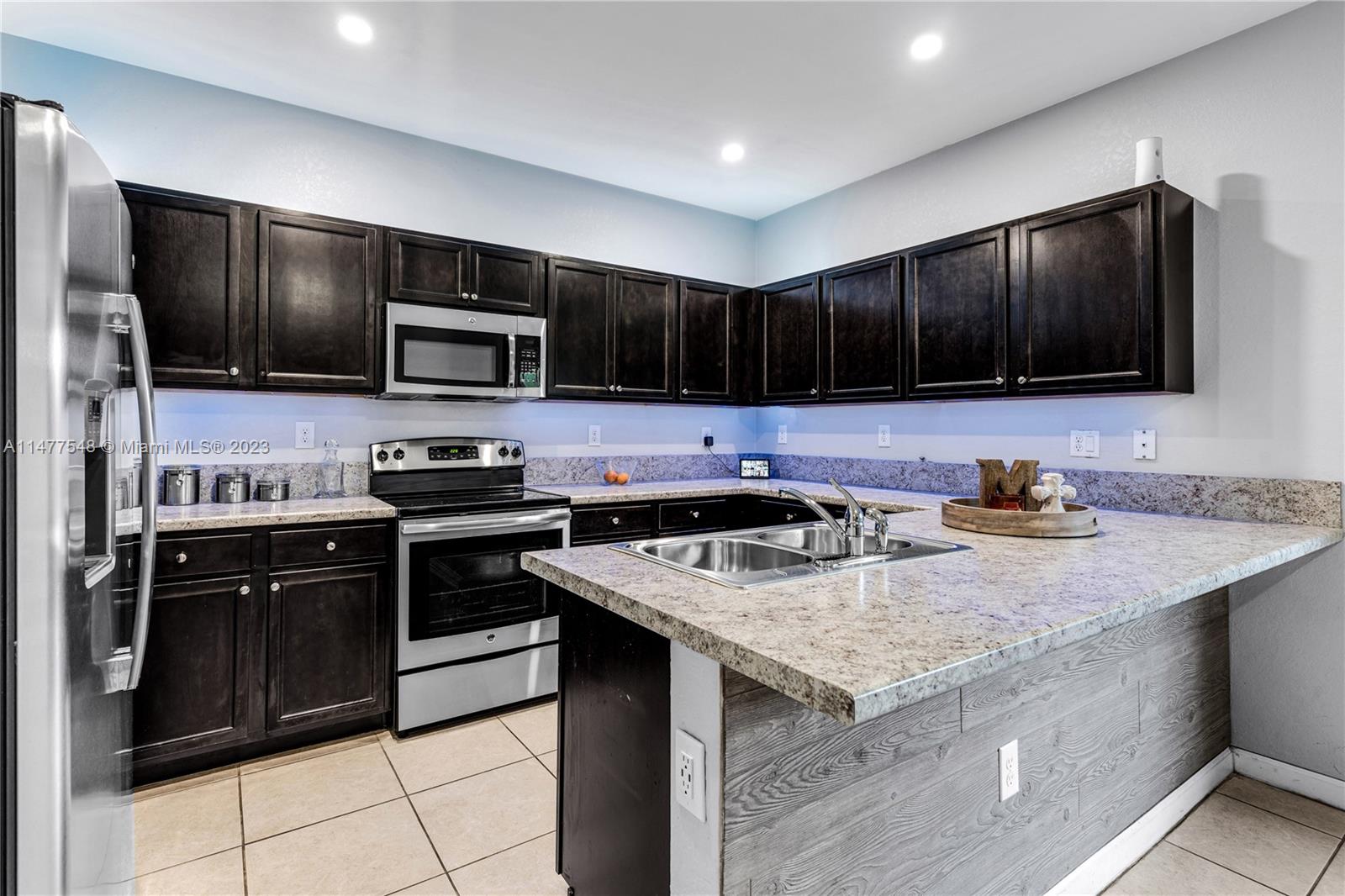 COCO PALM ESTATES - Residential