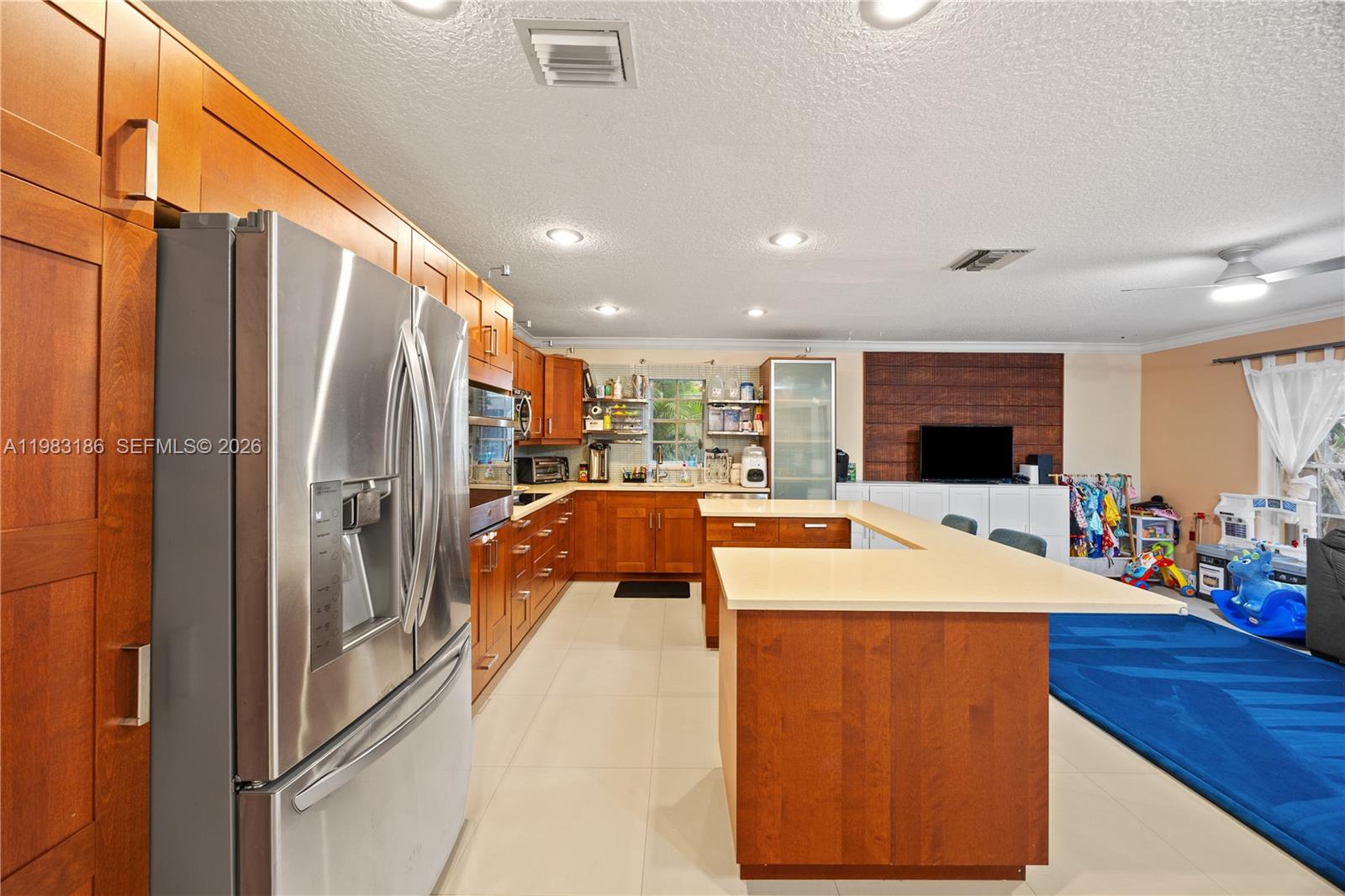 EMBASSY LAKES - Residential