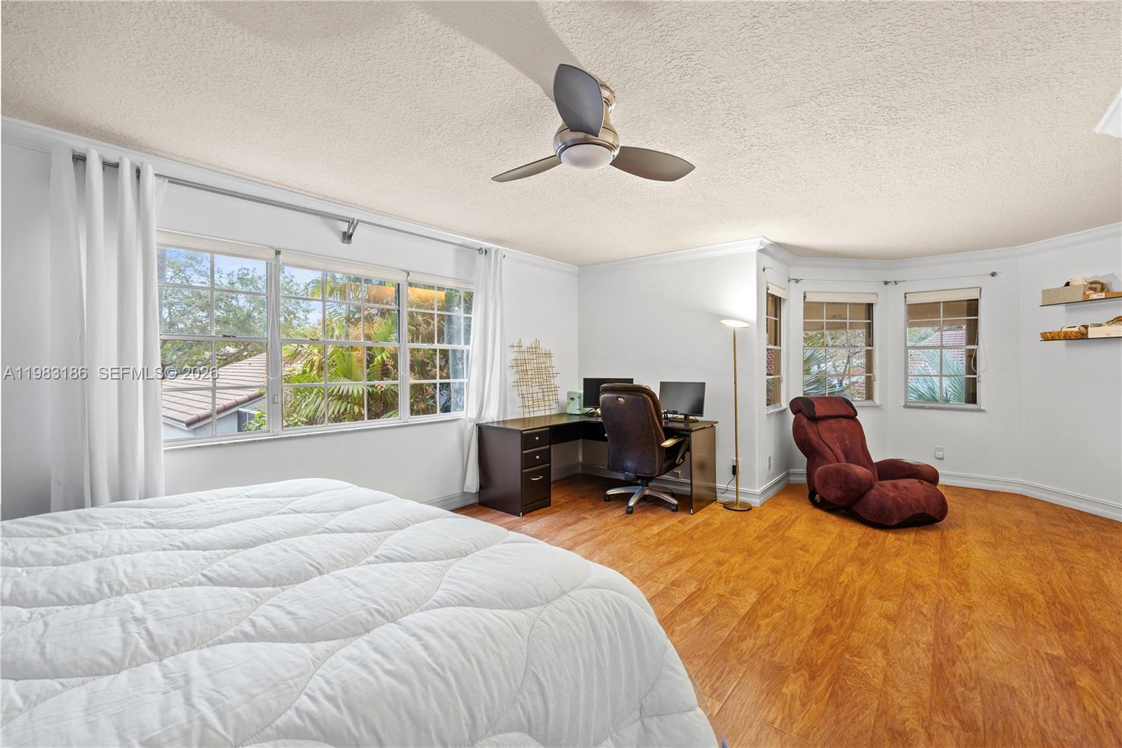 EMBASSY LAKES - Residential