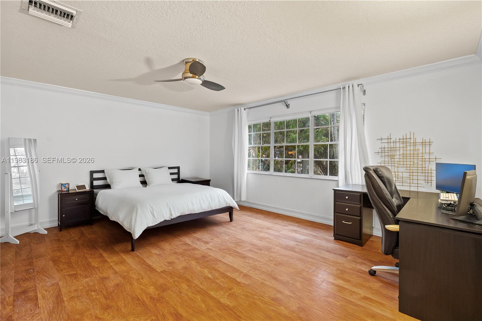 EMBASSY LAKES - Residential