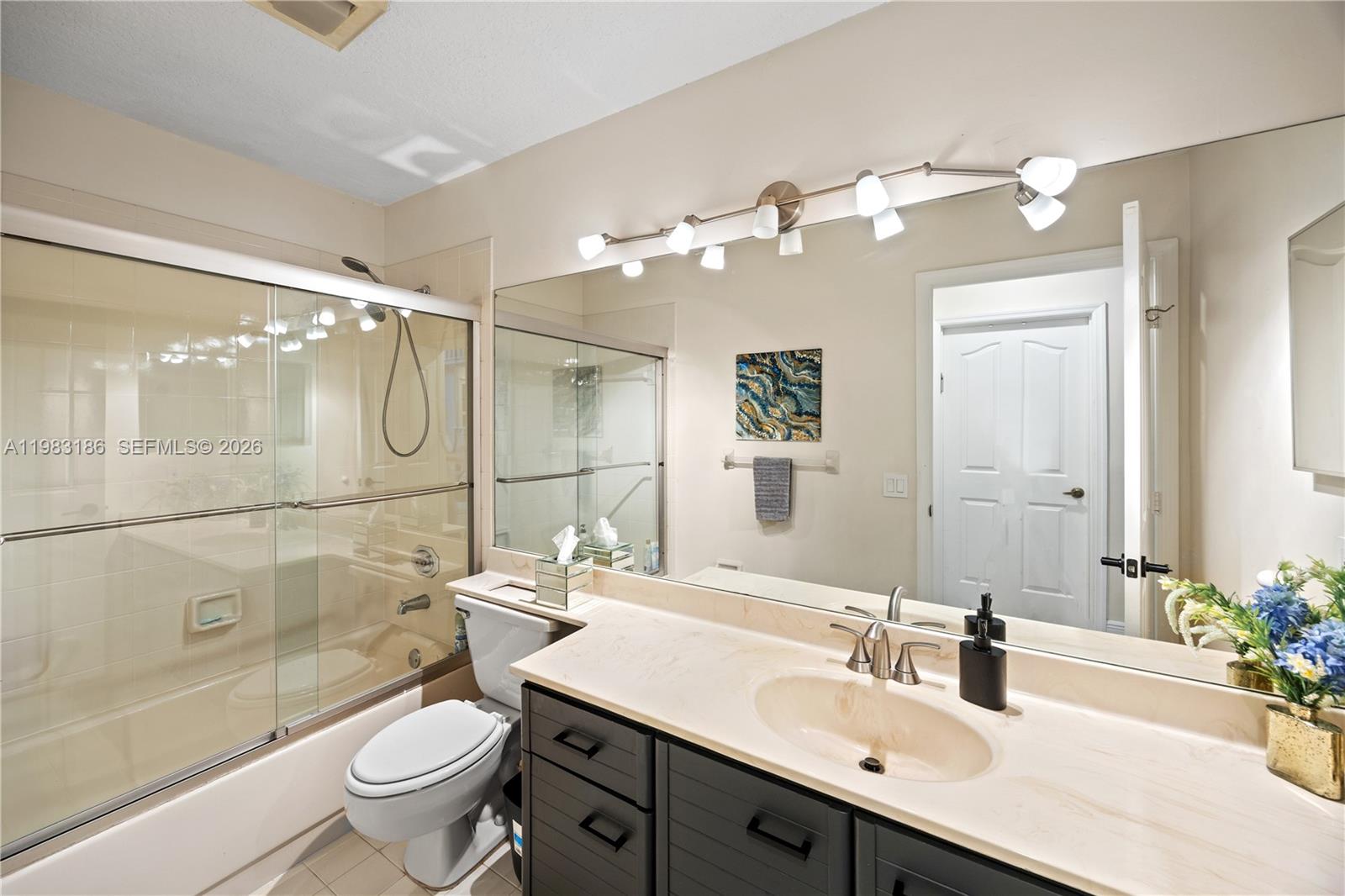 EMBASSY LAKES - Residential