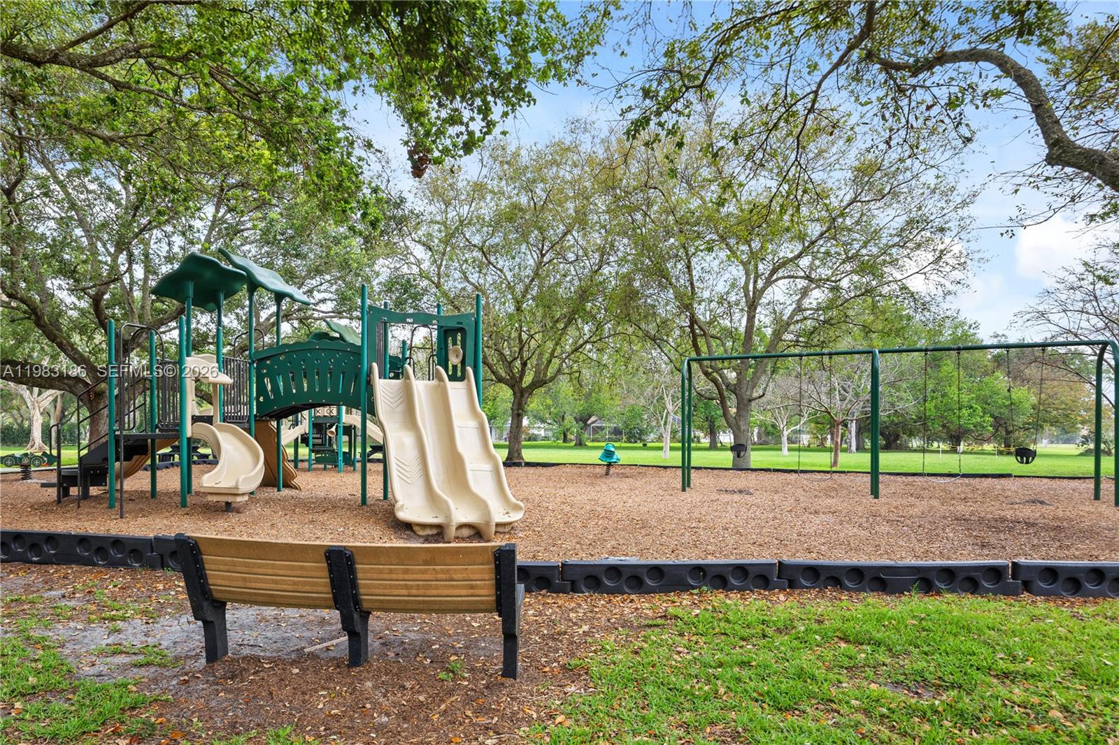 EMBASSY LAKES - Residential