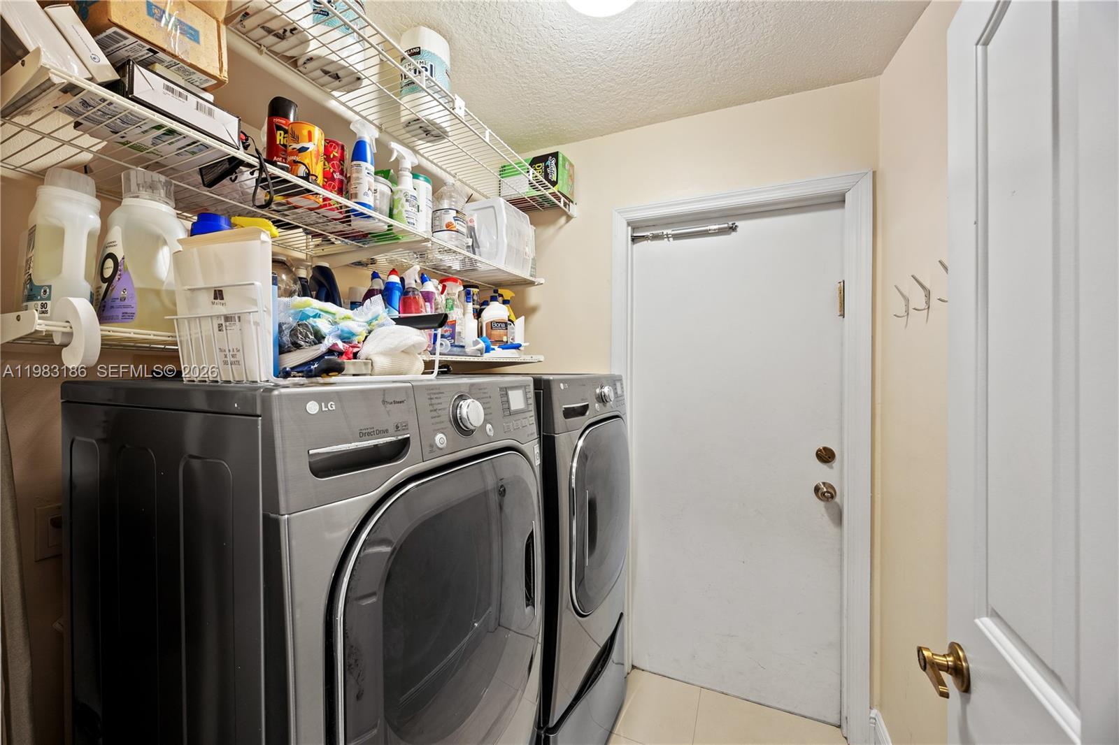 EMBASSY LAKES - Residential