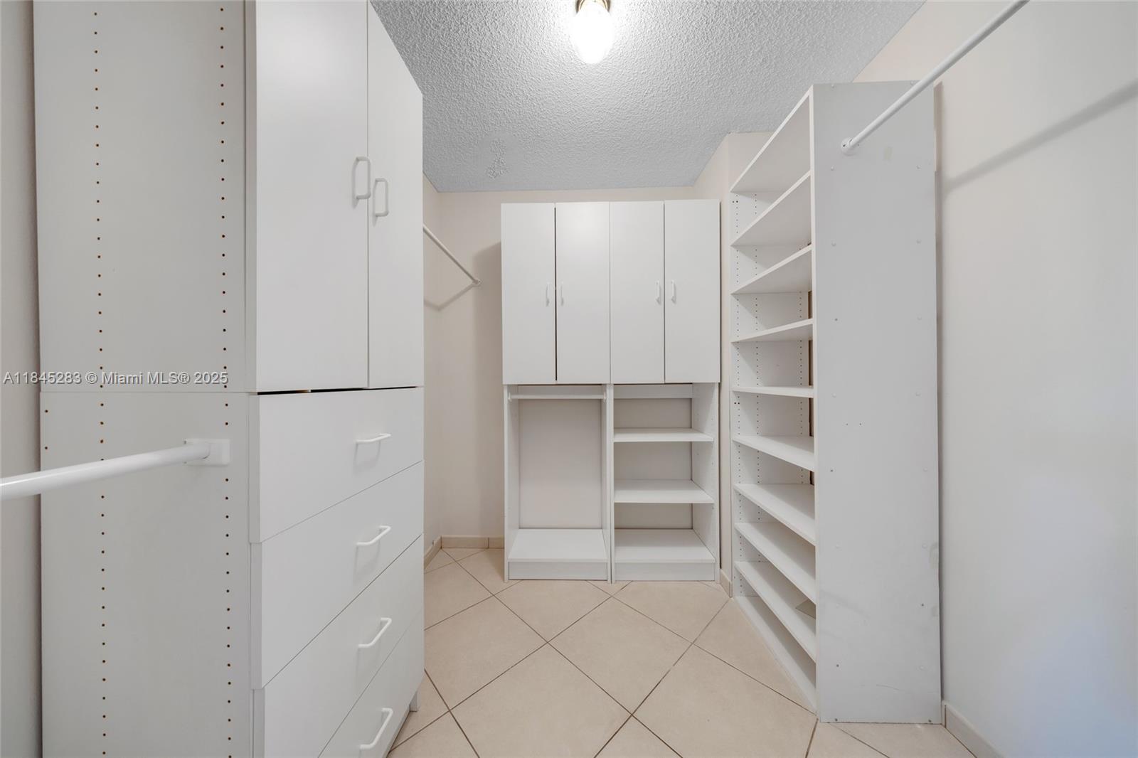 OLYMPUS CONDO PHASE - Residential