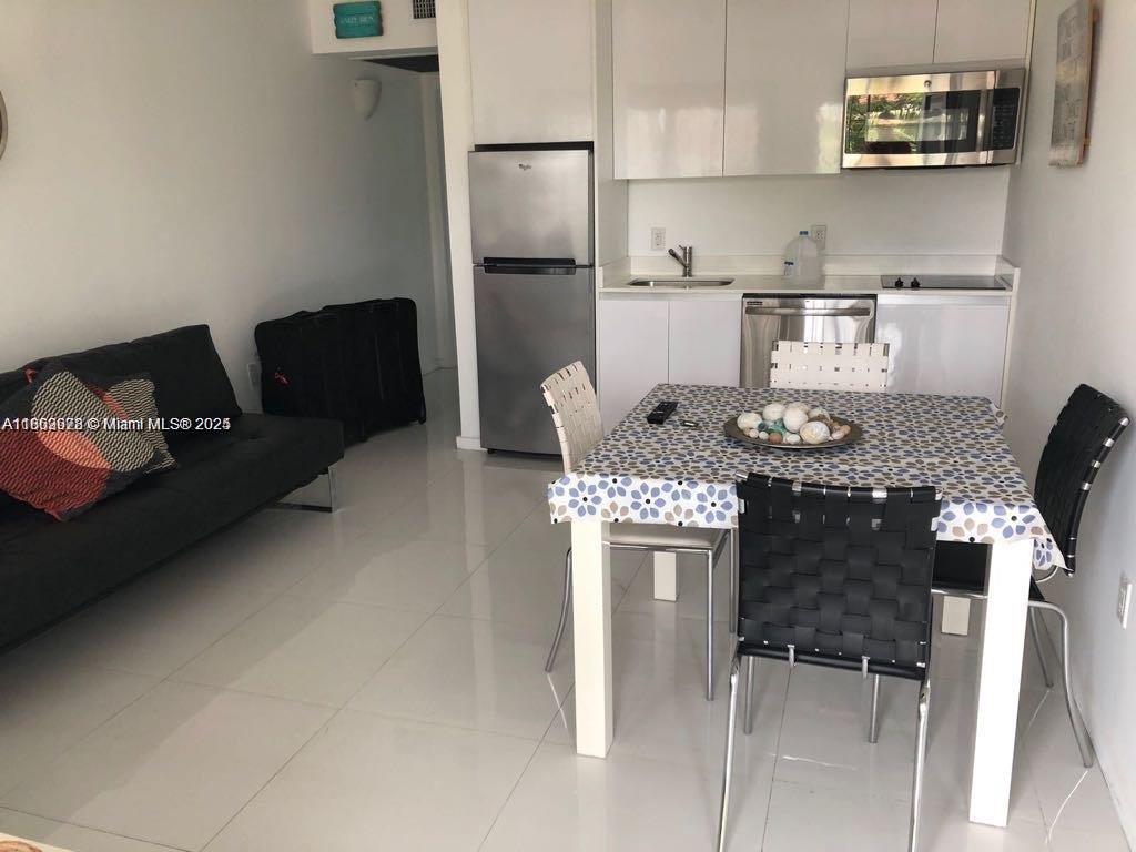 Cozy and nice well divided 1 bedroom apartment in Elisa Condo. Prime location close to Flamingo Park, Lincoln rd Mall and just 10 minutes walking distance to the beaches. The unit features white glass porcelain floor all over, Italian style kitchen with stainless steel appliances, glass shower. The rent includes Wi-Fi, common laundry is located down the common stairs. NO PETS ALLOWED. Just 1 year lease for owner request.