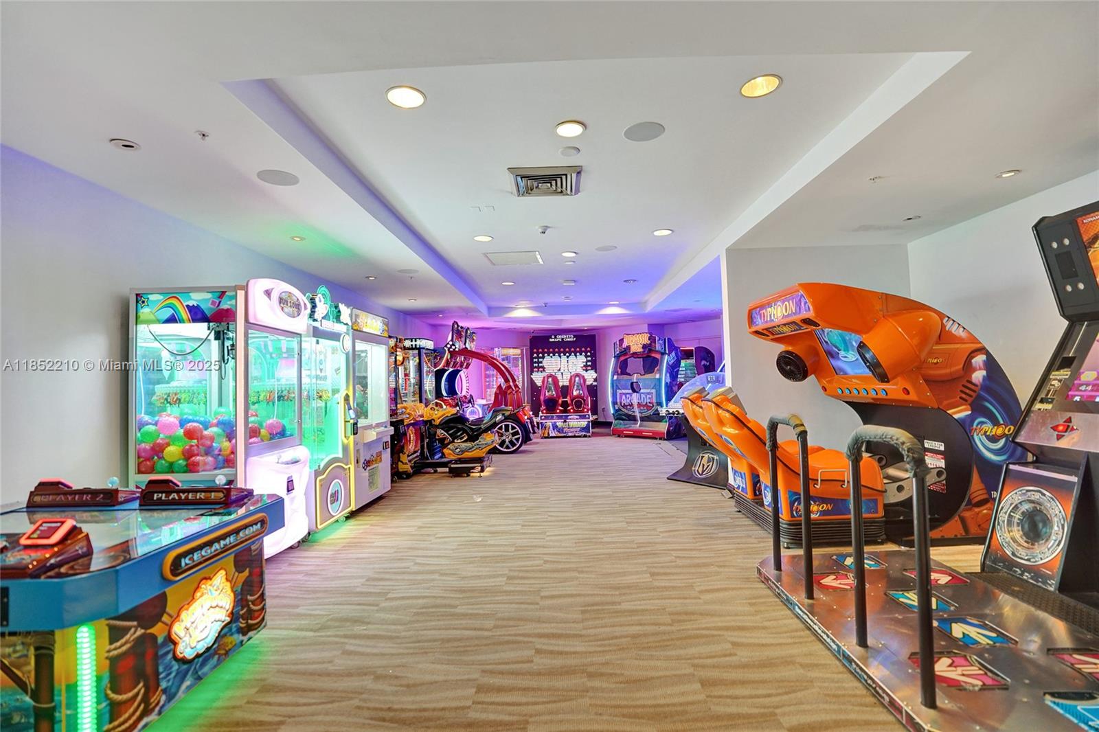 TRUMP INTERNATIONAL SONES - Residential