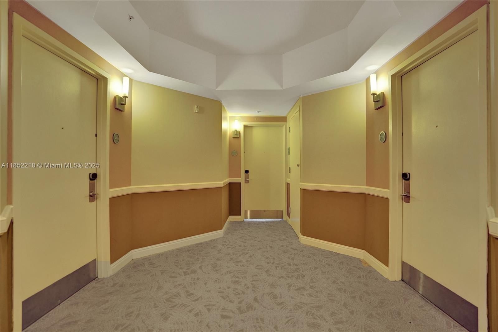 TRUMP INTERNATIONAL SONES - Residential